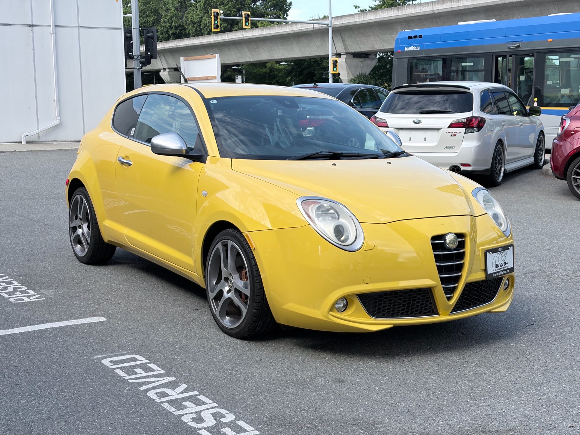 Vehicle photo 3