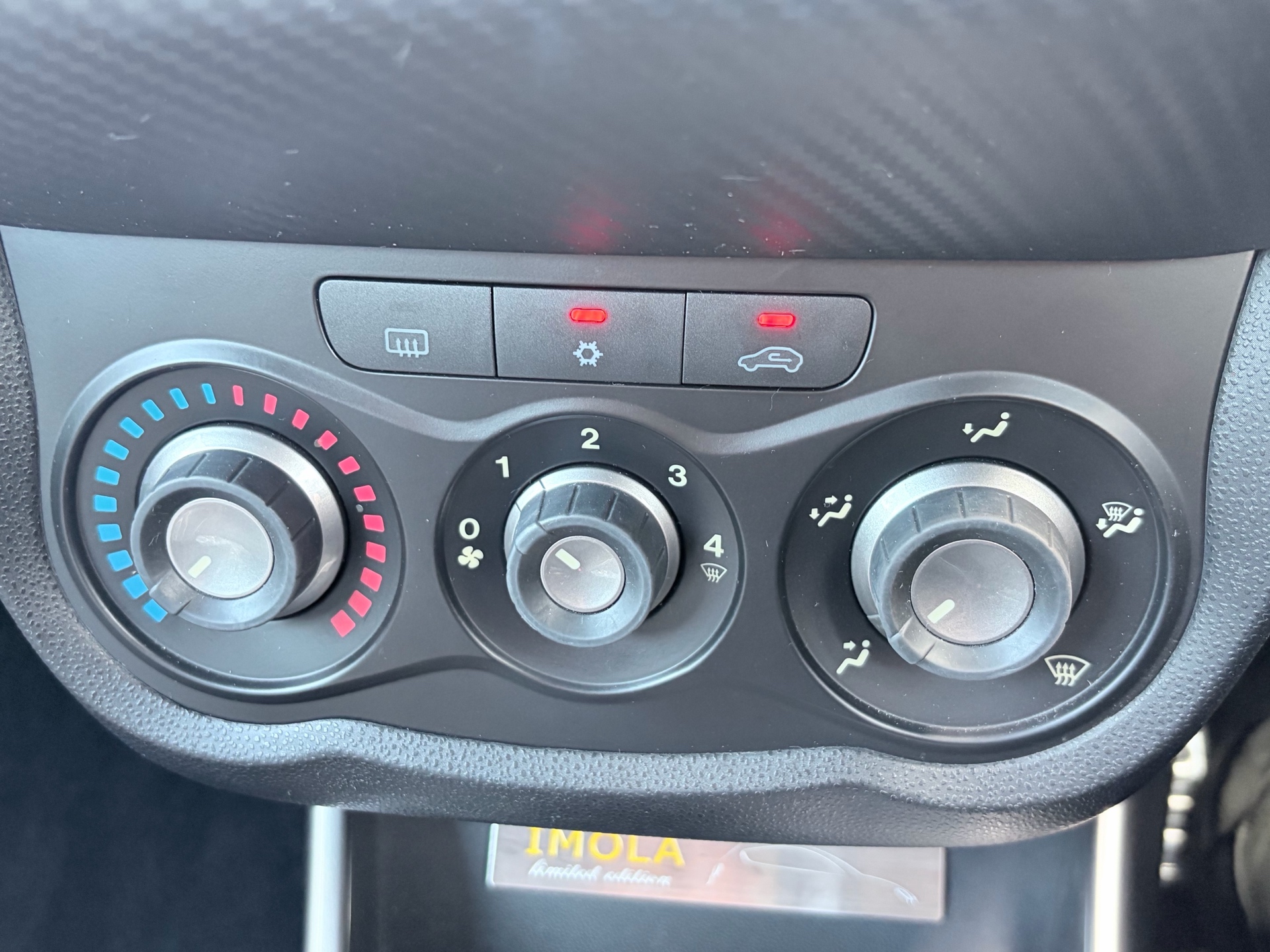 Vehicle photo 13