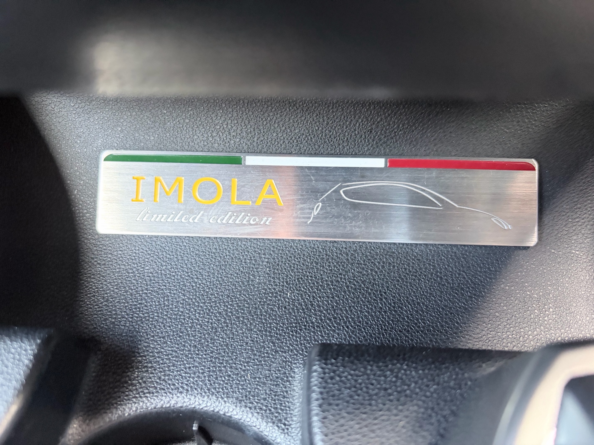 Vehicle photo 12