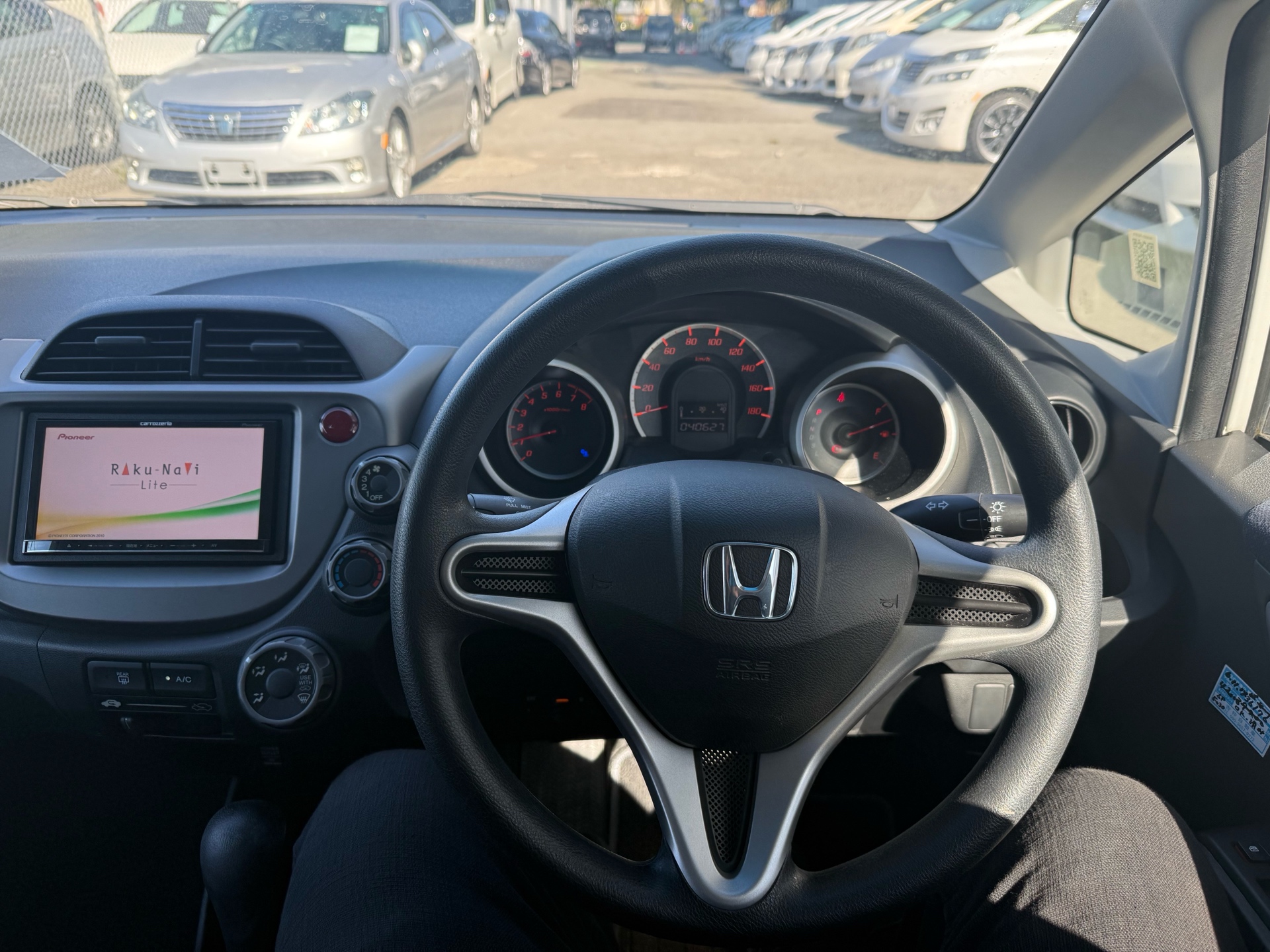 Vehicle photo 16