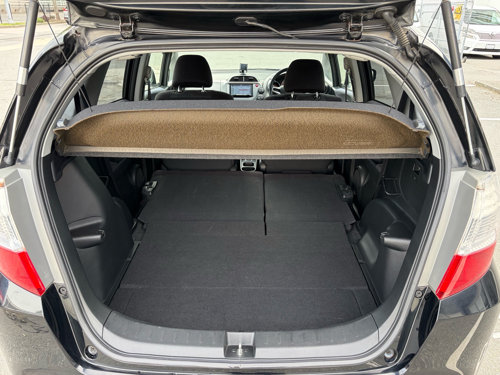Vehicle photo 20