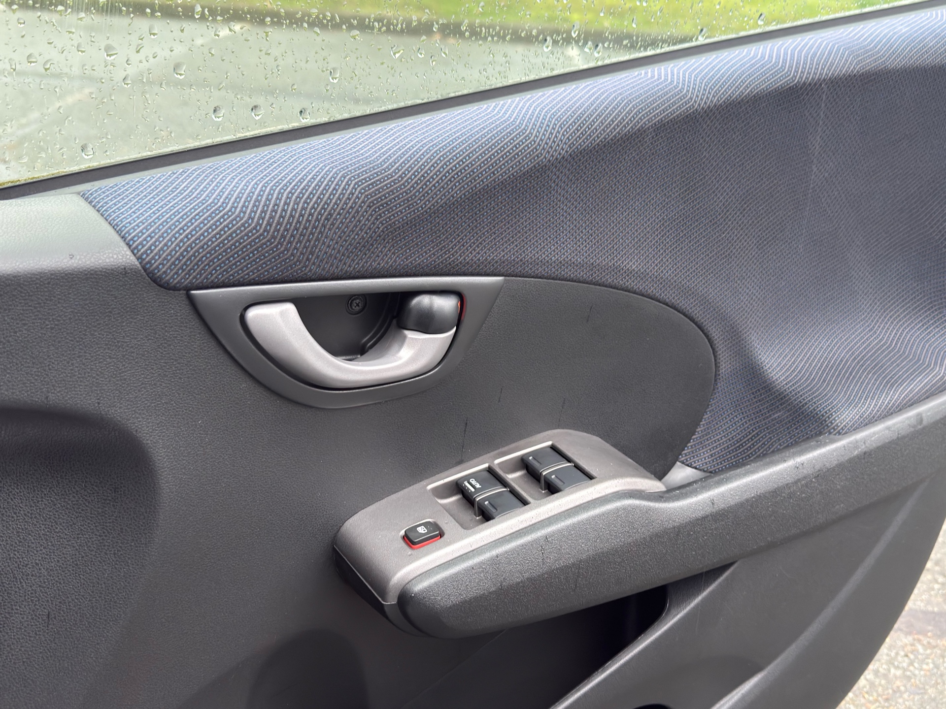 Vehicle photo 11