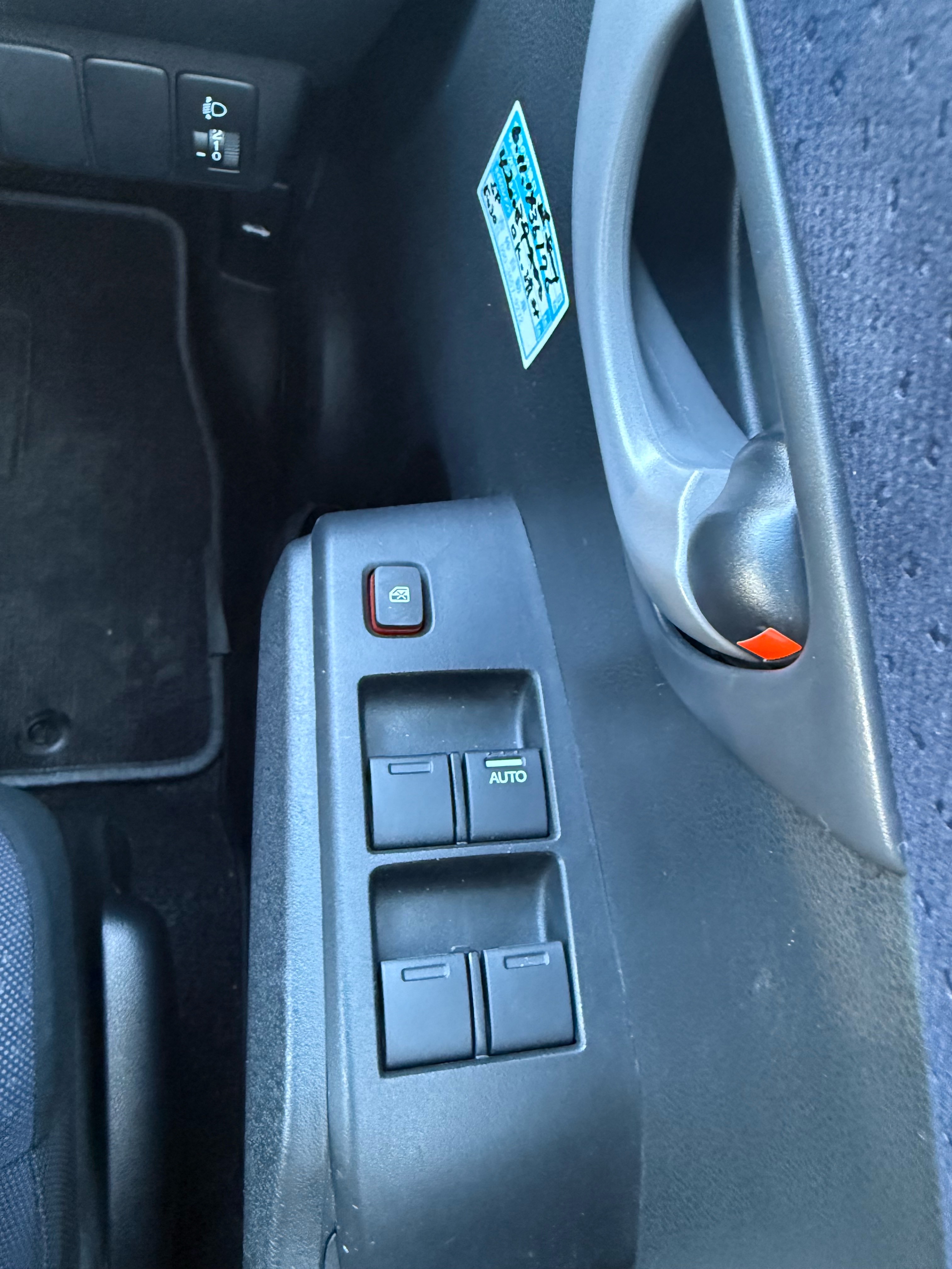 Vehicle photo 13