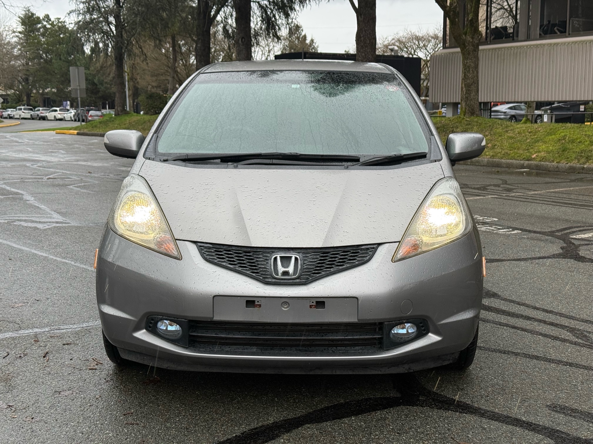 Vehicle photo 2