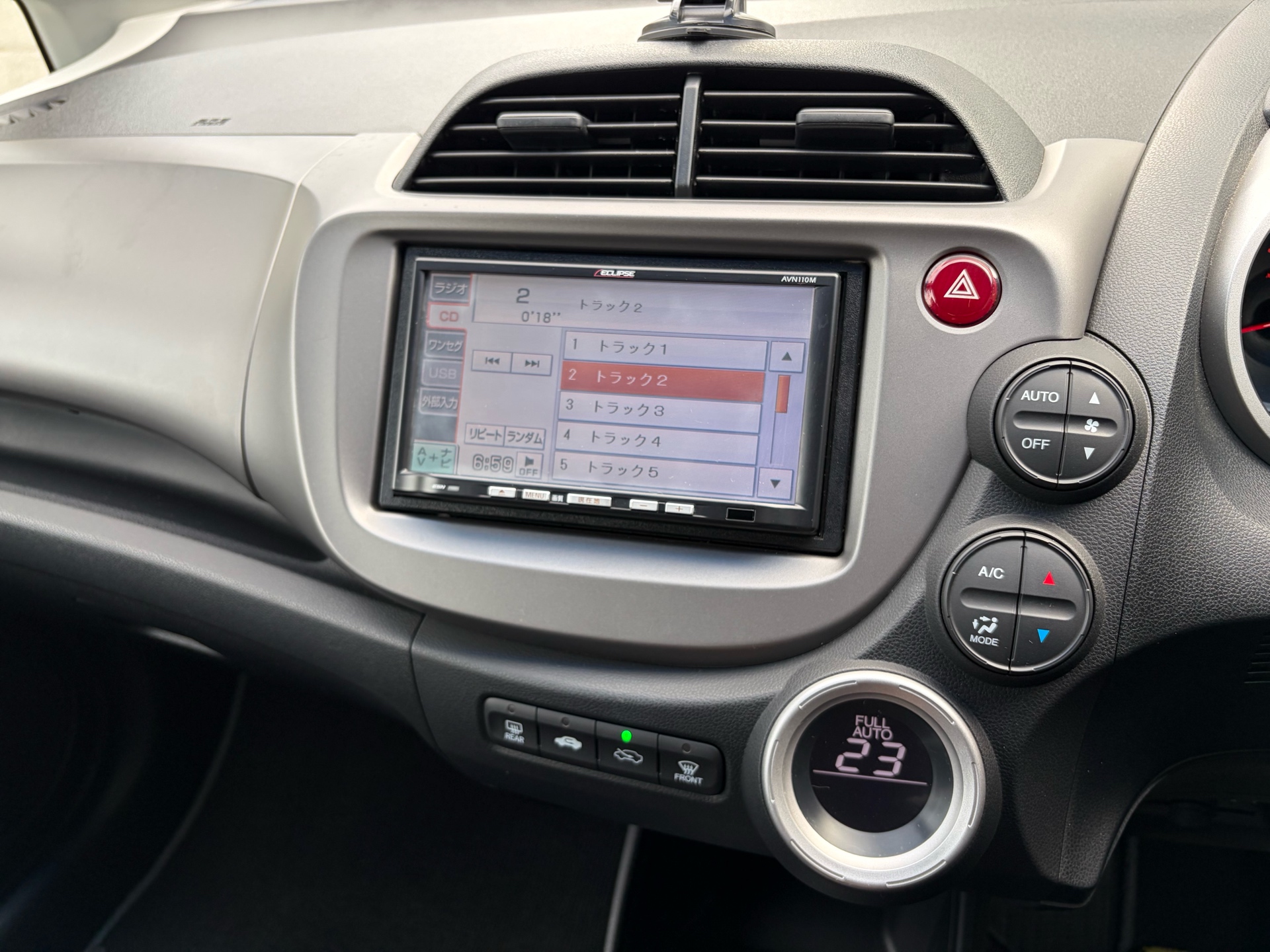 Vehicle photo 11