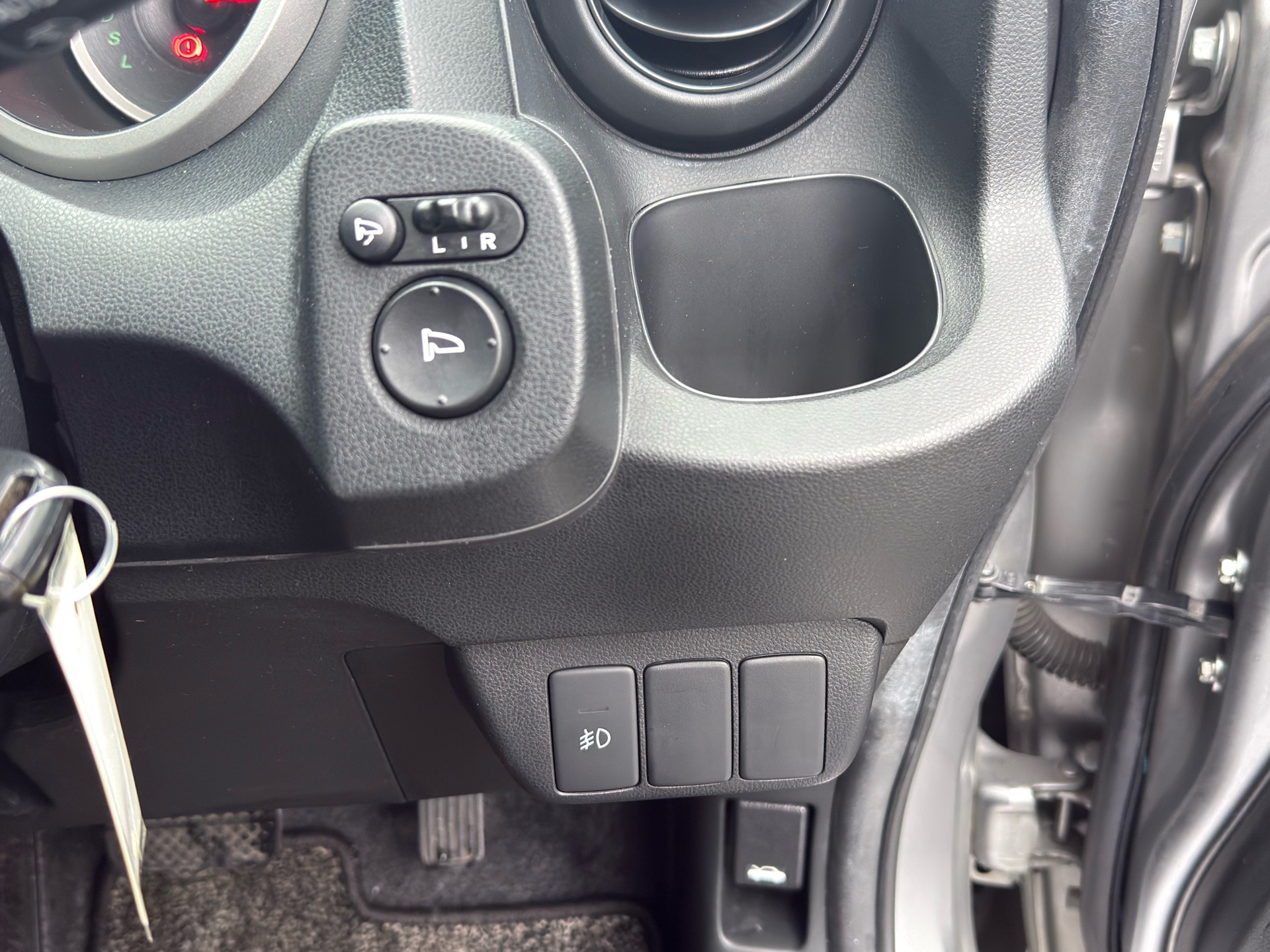 Vehicle photo 10