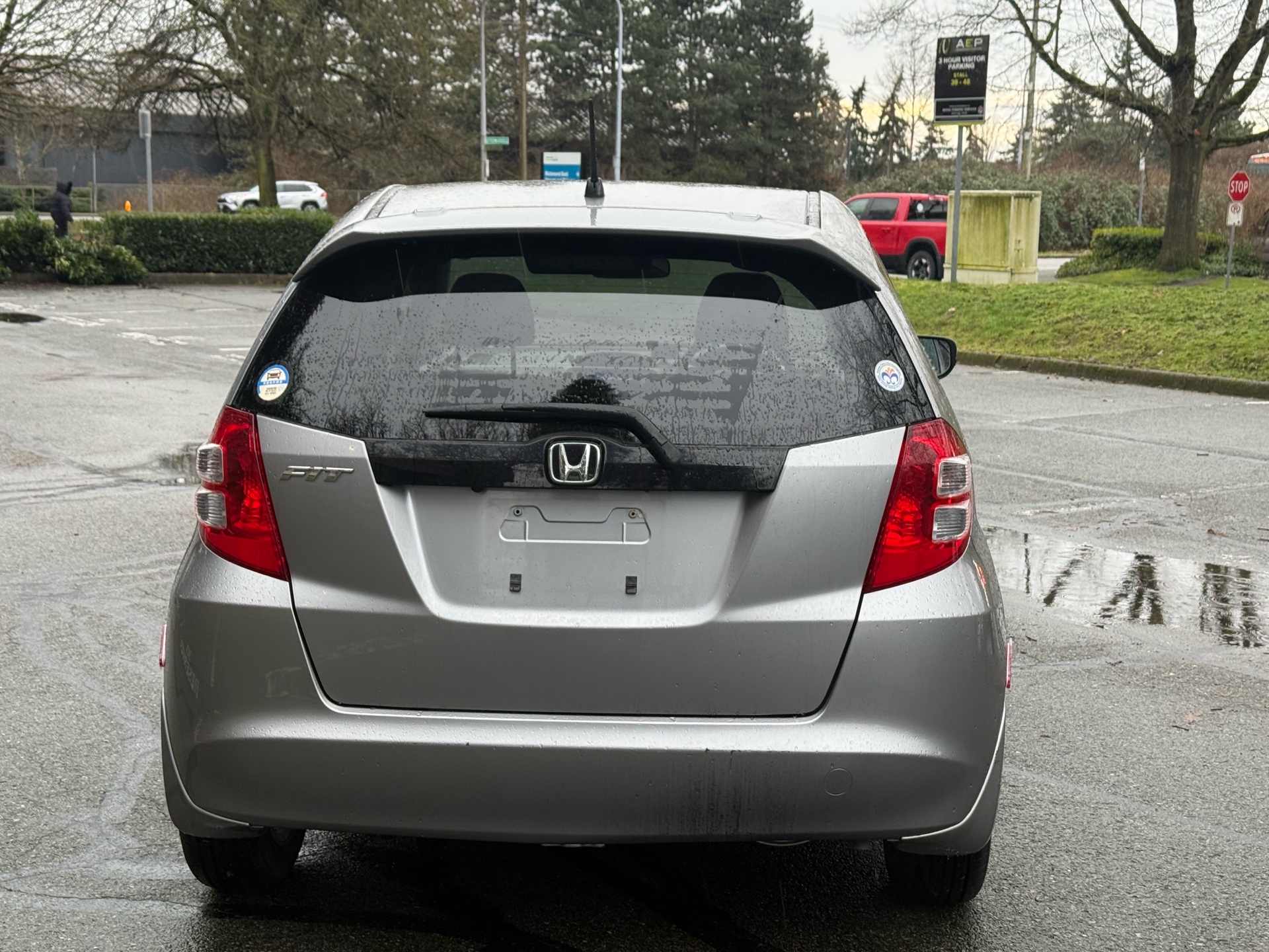 Vehicle photo 5
