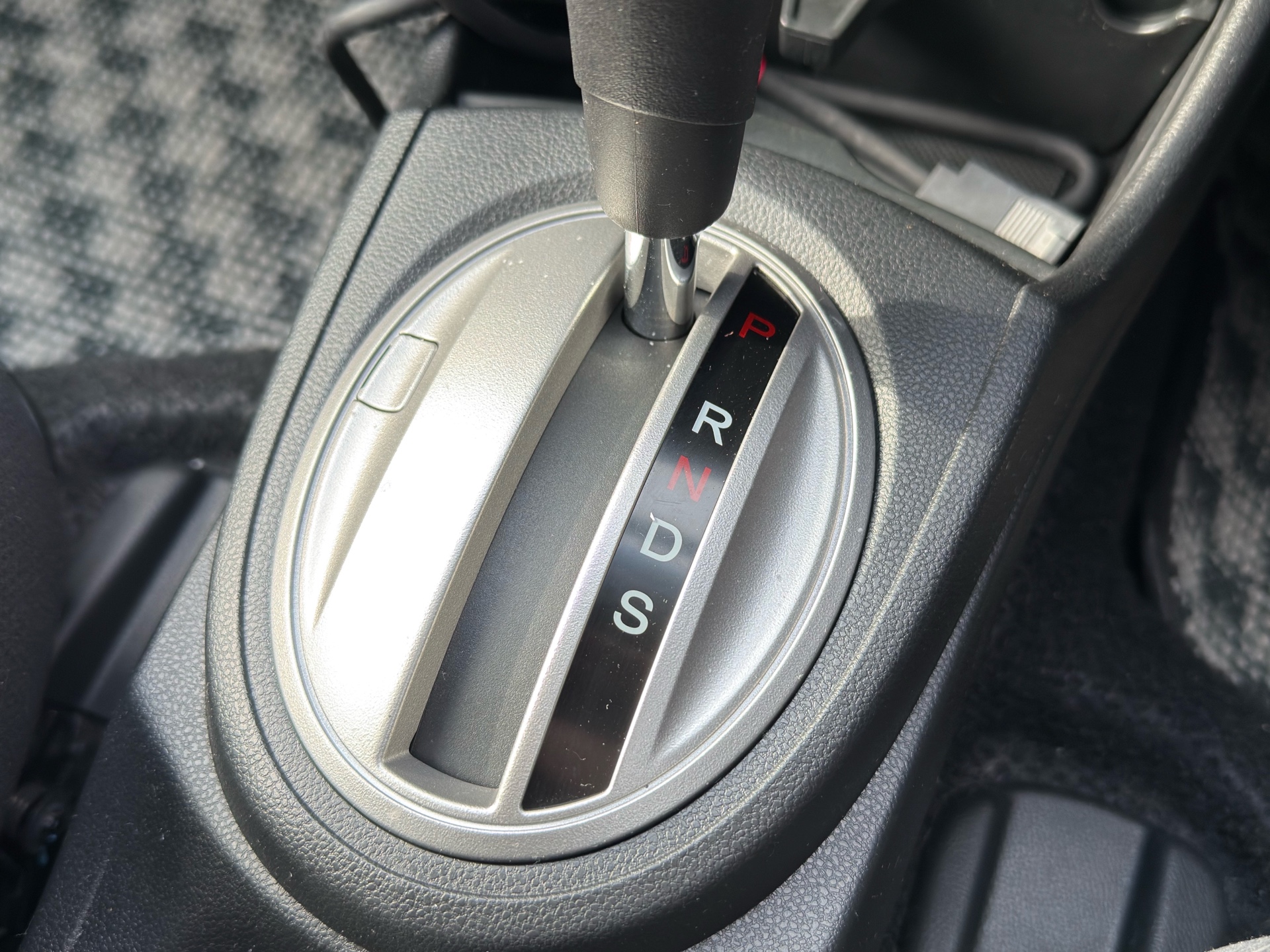 Vehicle photo 10
