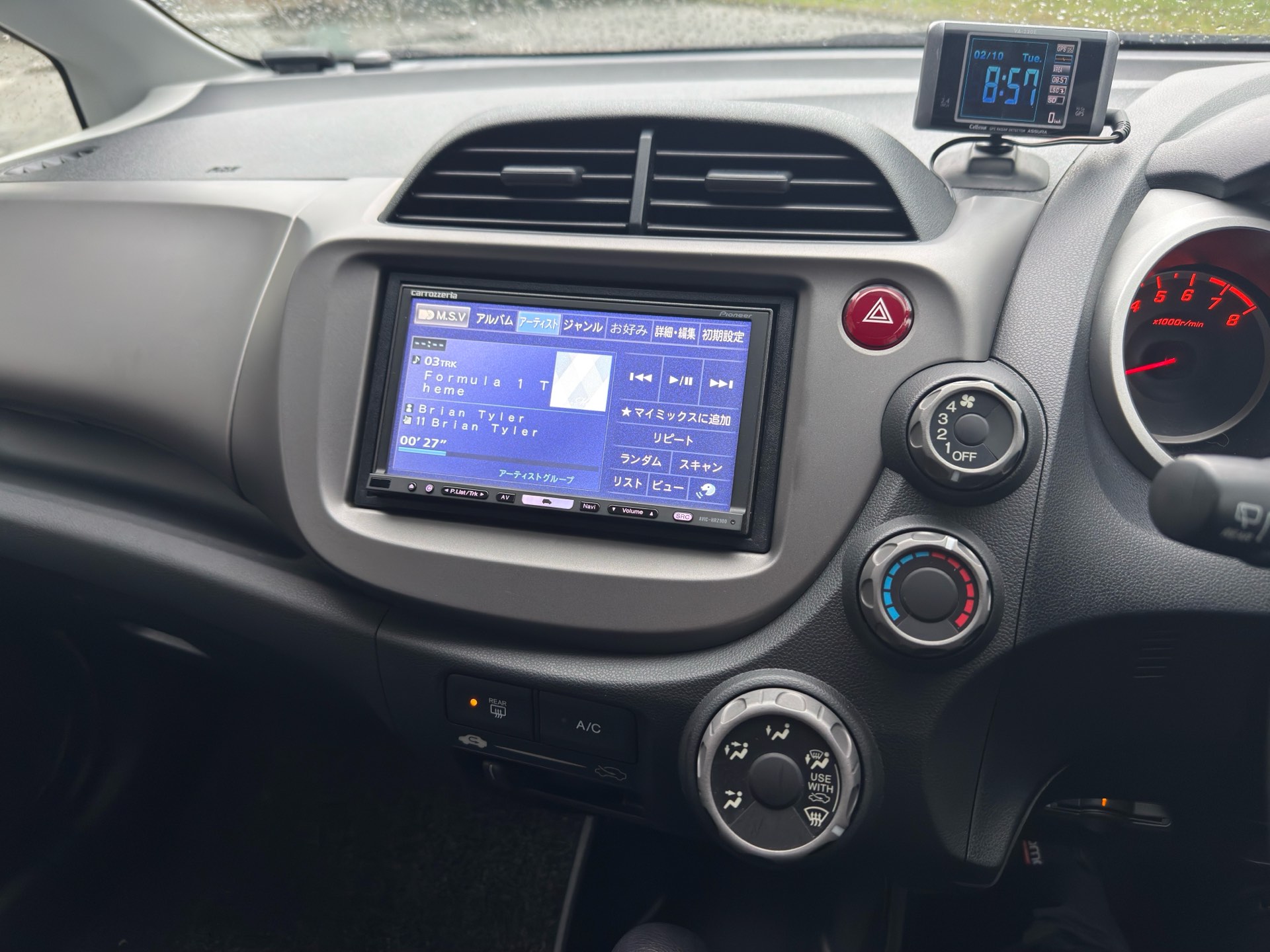 Vehicle photo 8