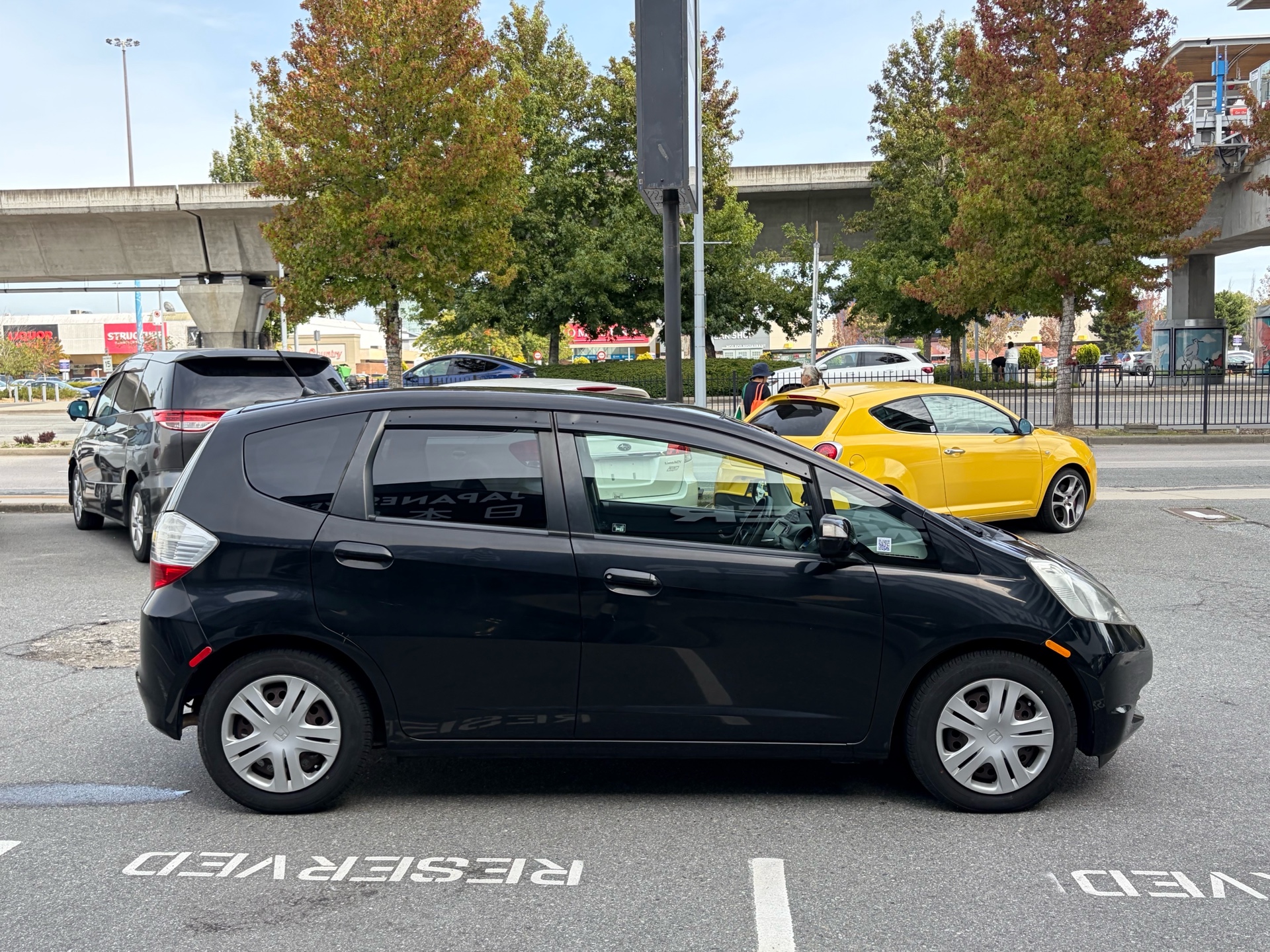 Vehicle photo 7