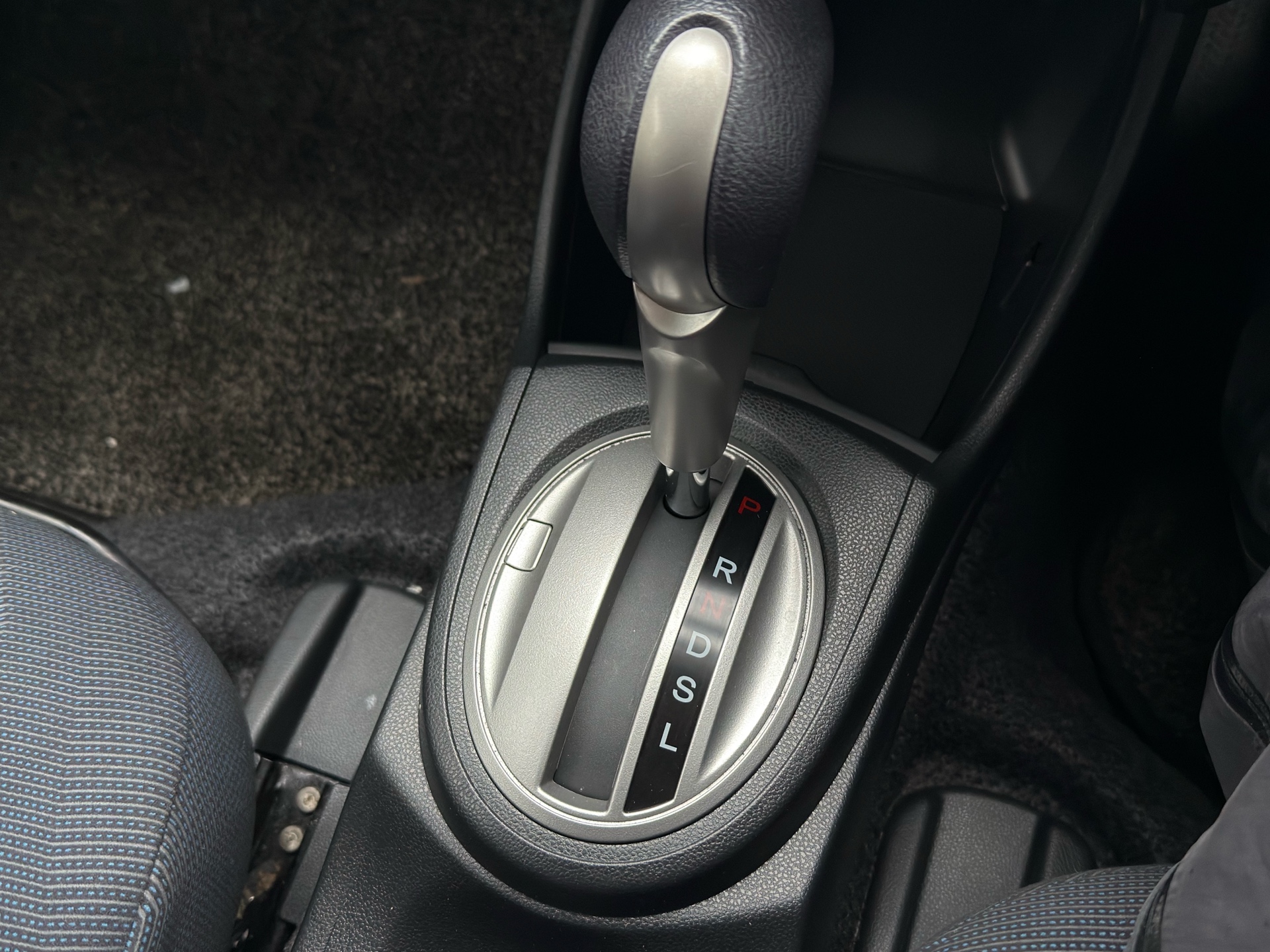 Vehicle photo 9