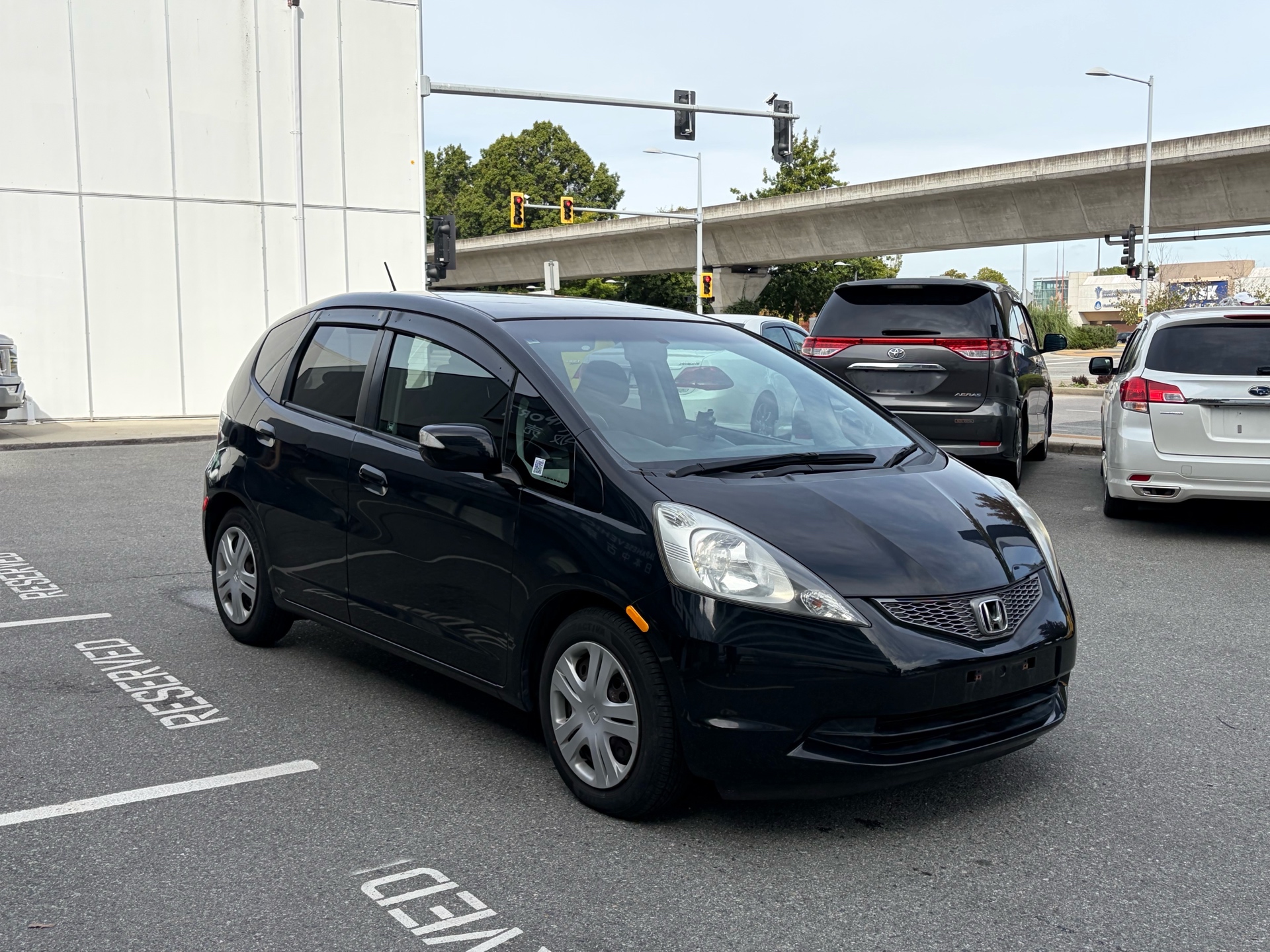 Vehicle photo 8