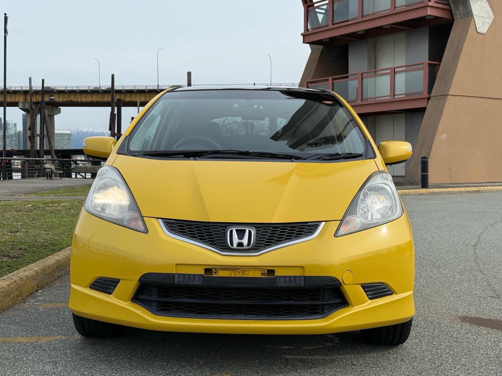 Vehicle photo 2