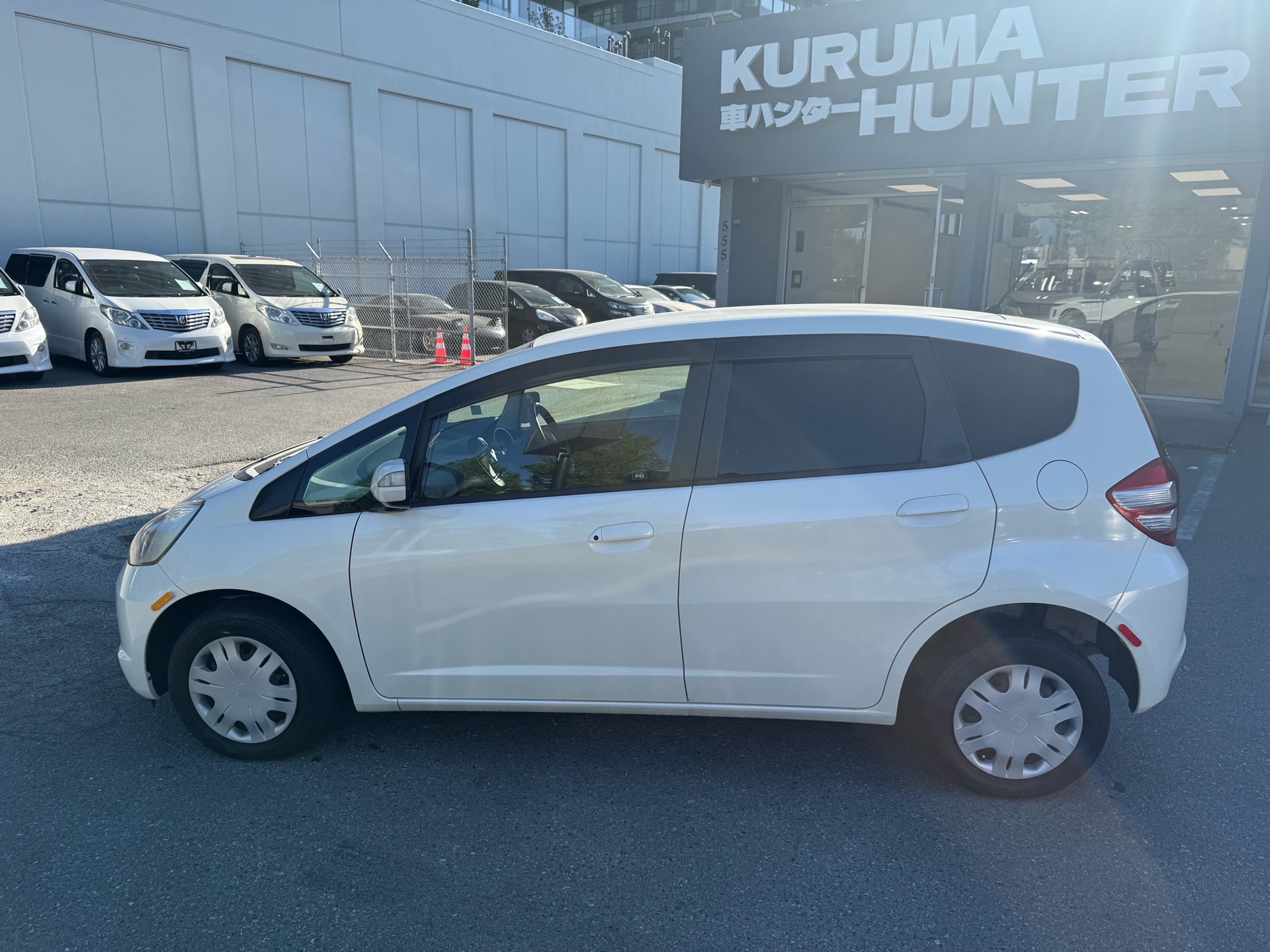 Vehicle photo 7