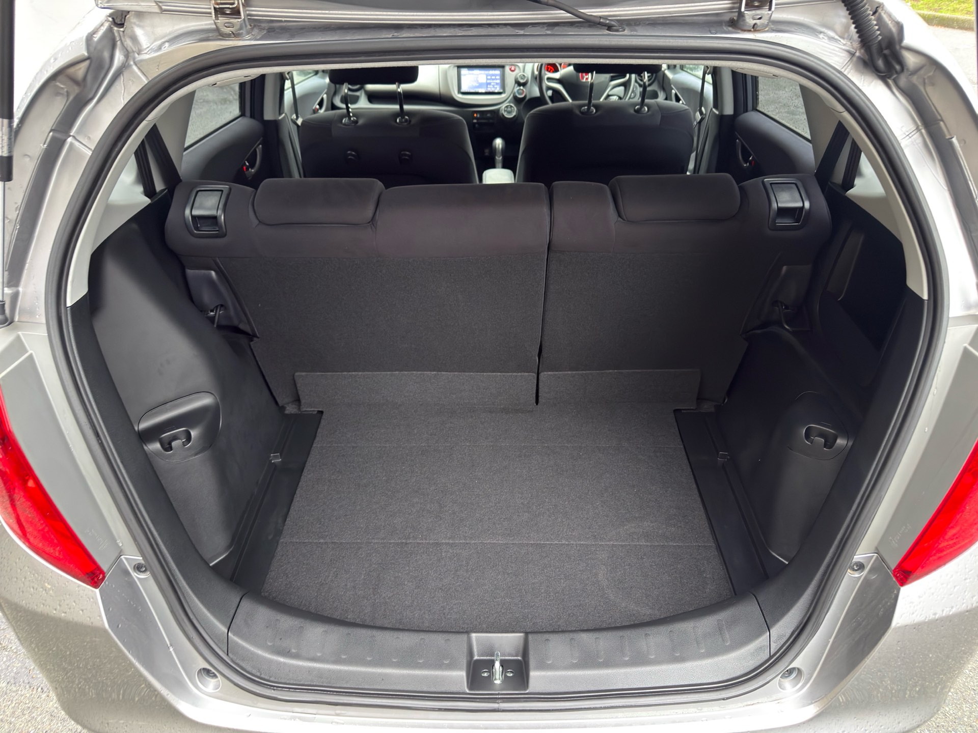 Vehicle photo 14