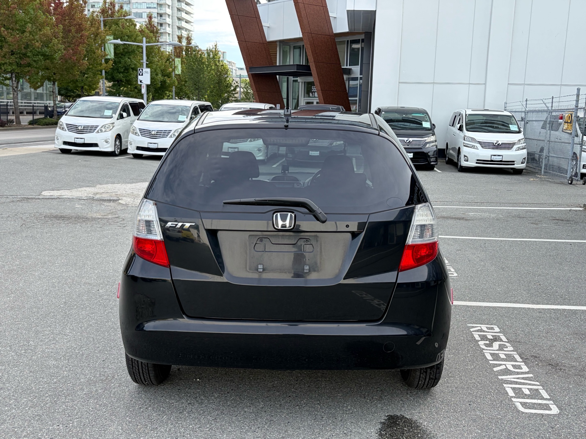 Vehicle photo 5