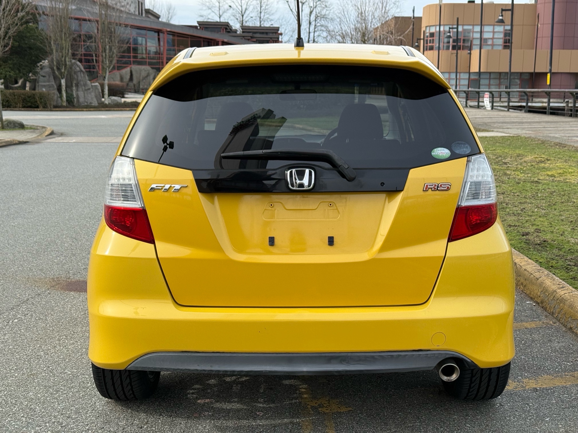 Vehicle photo 5