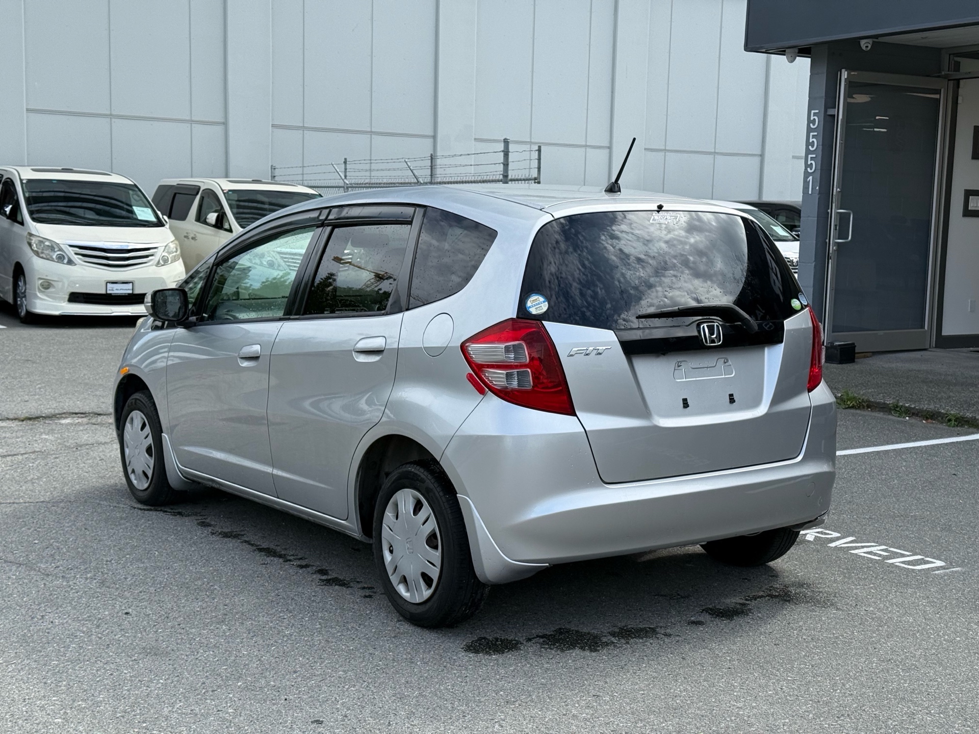 Vehicle photo 4
