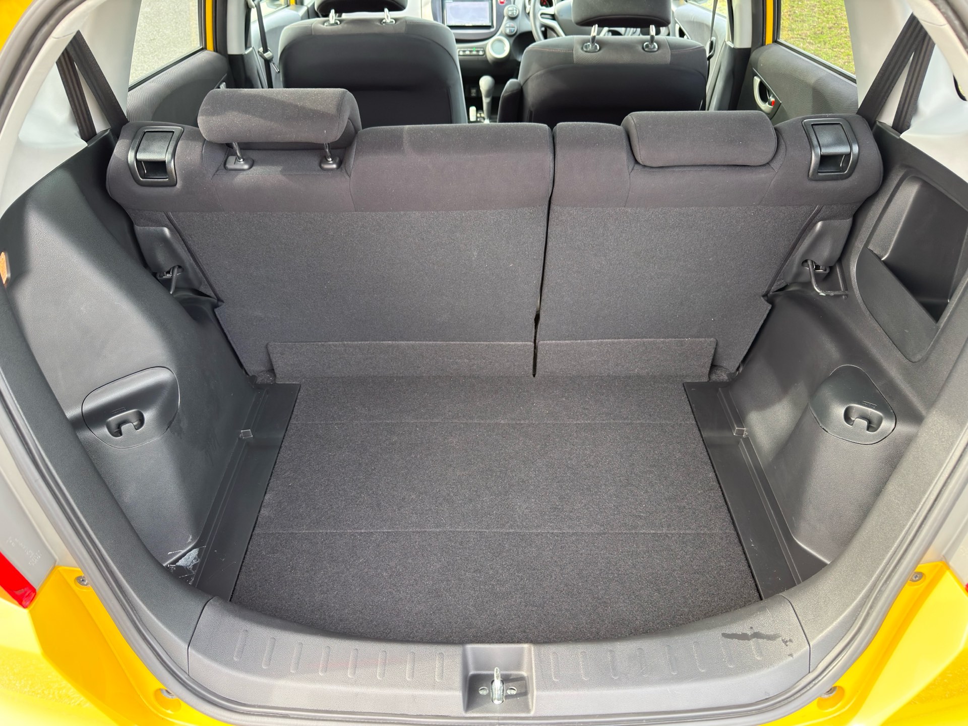 Vehicle photo 16