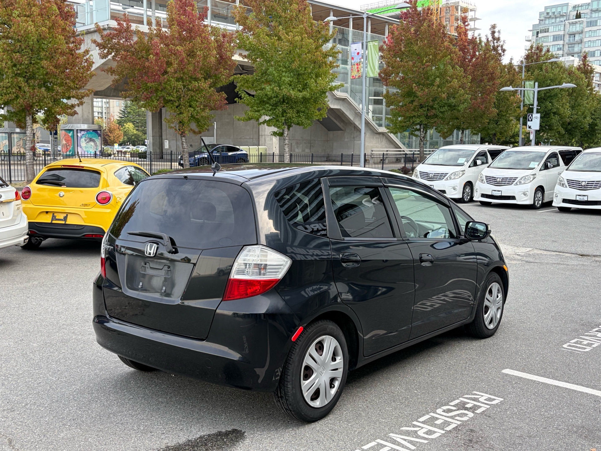 Vehicle photo 6