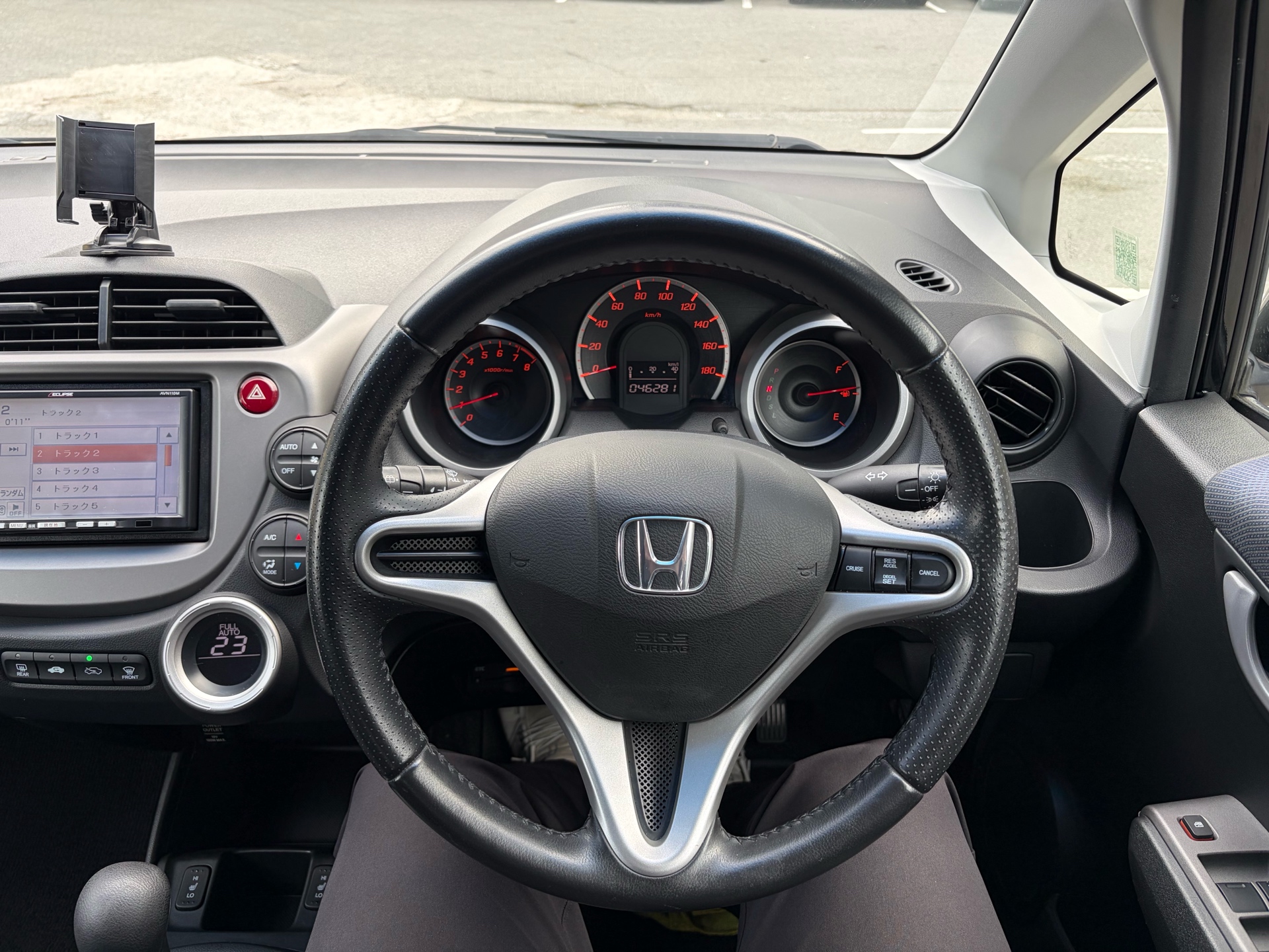 Vehicle photo 9