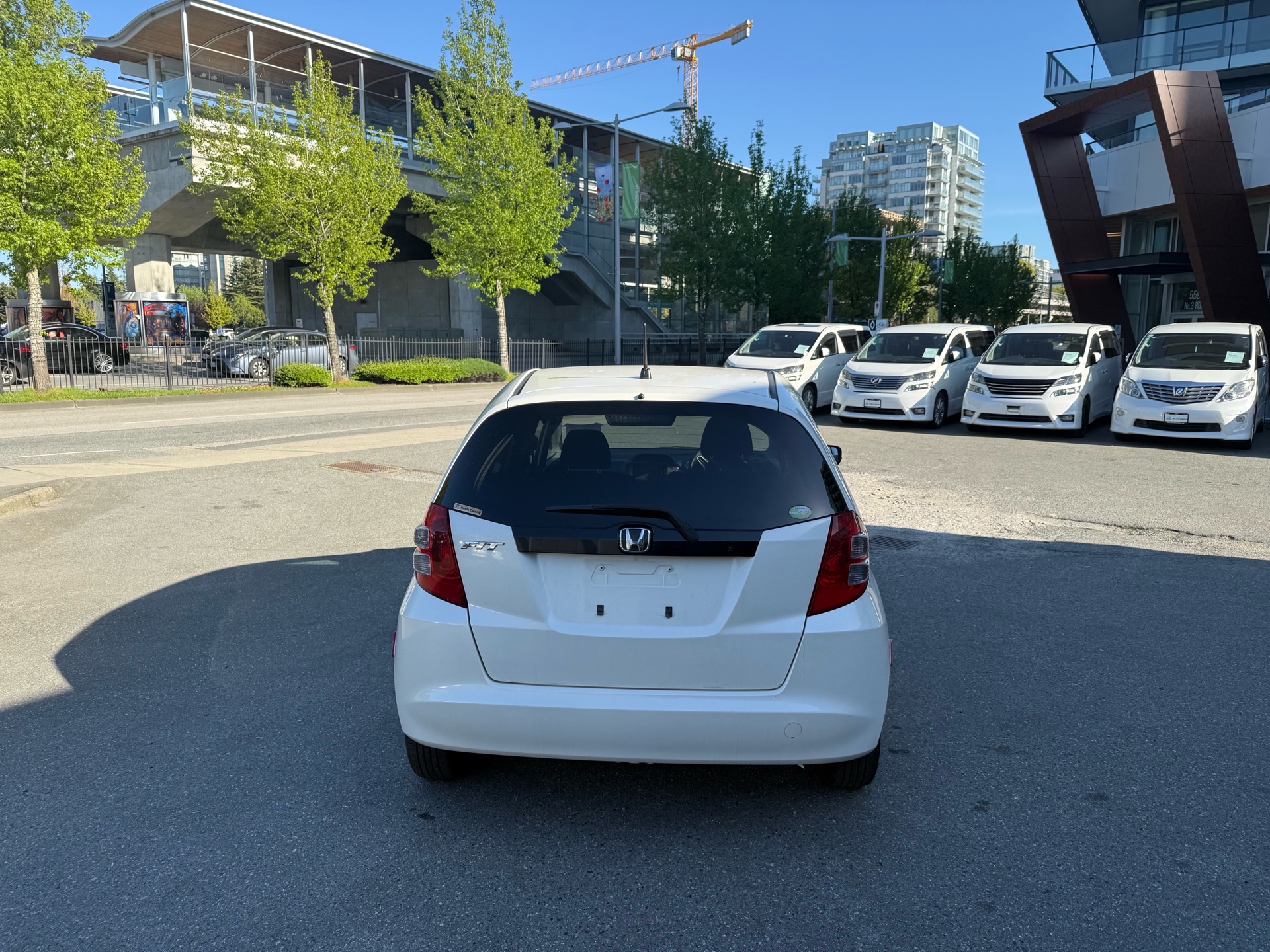 Vehicle photo 5