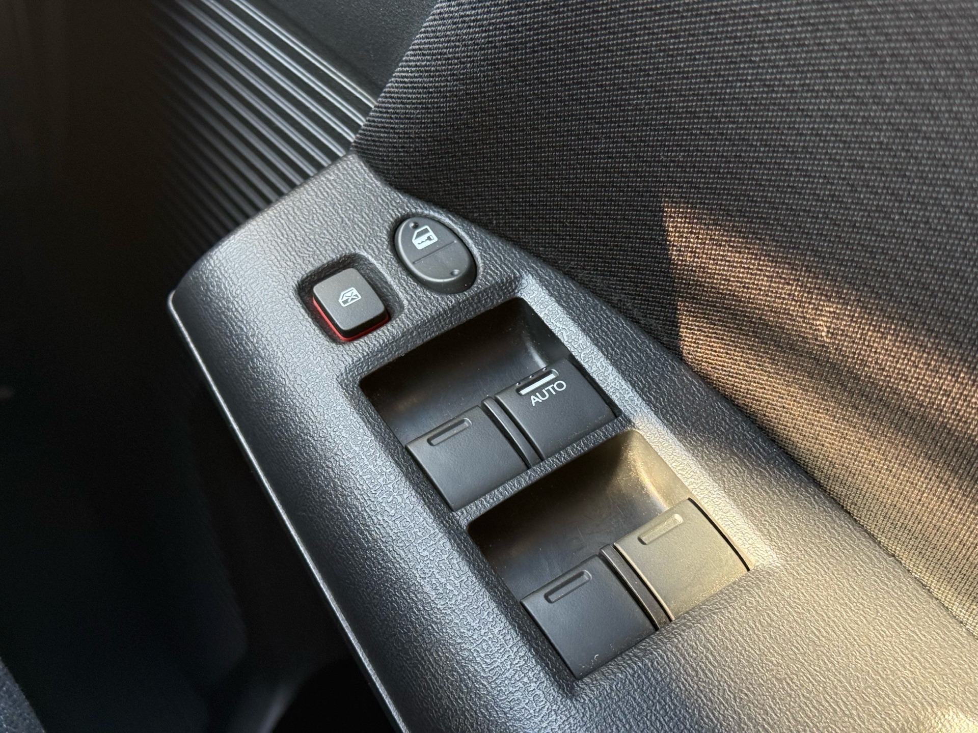 Vehicle photo 11