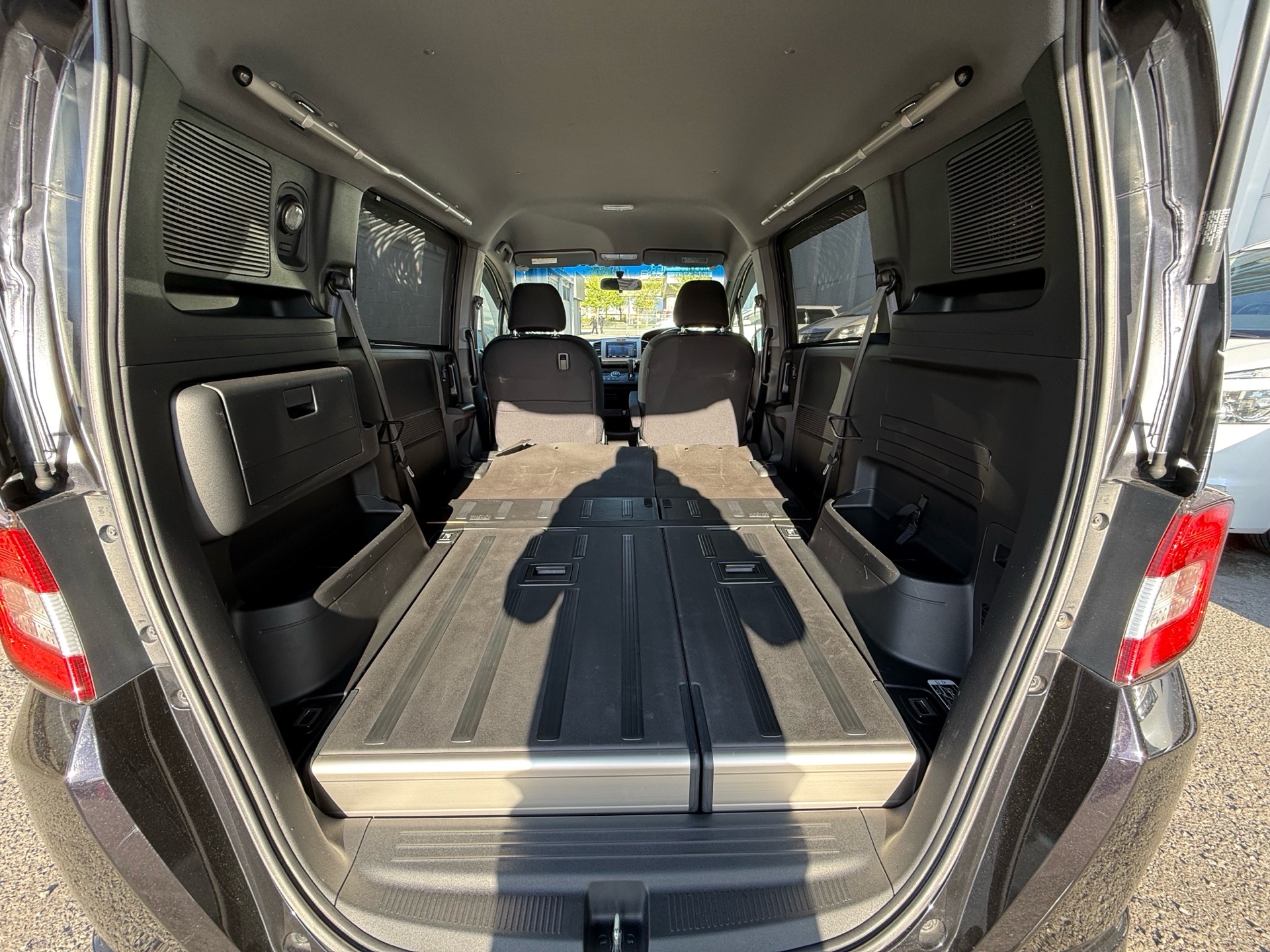 Vehicle photo 6