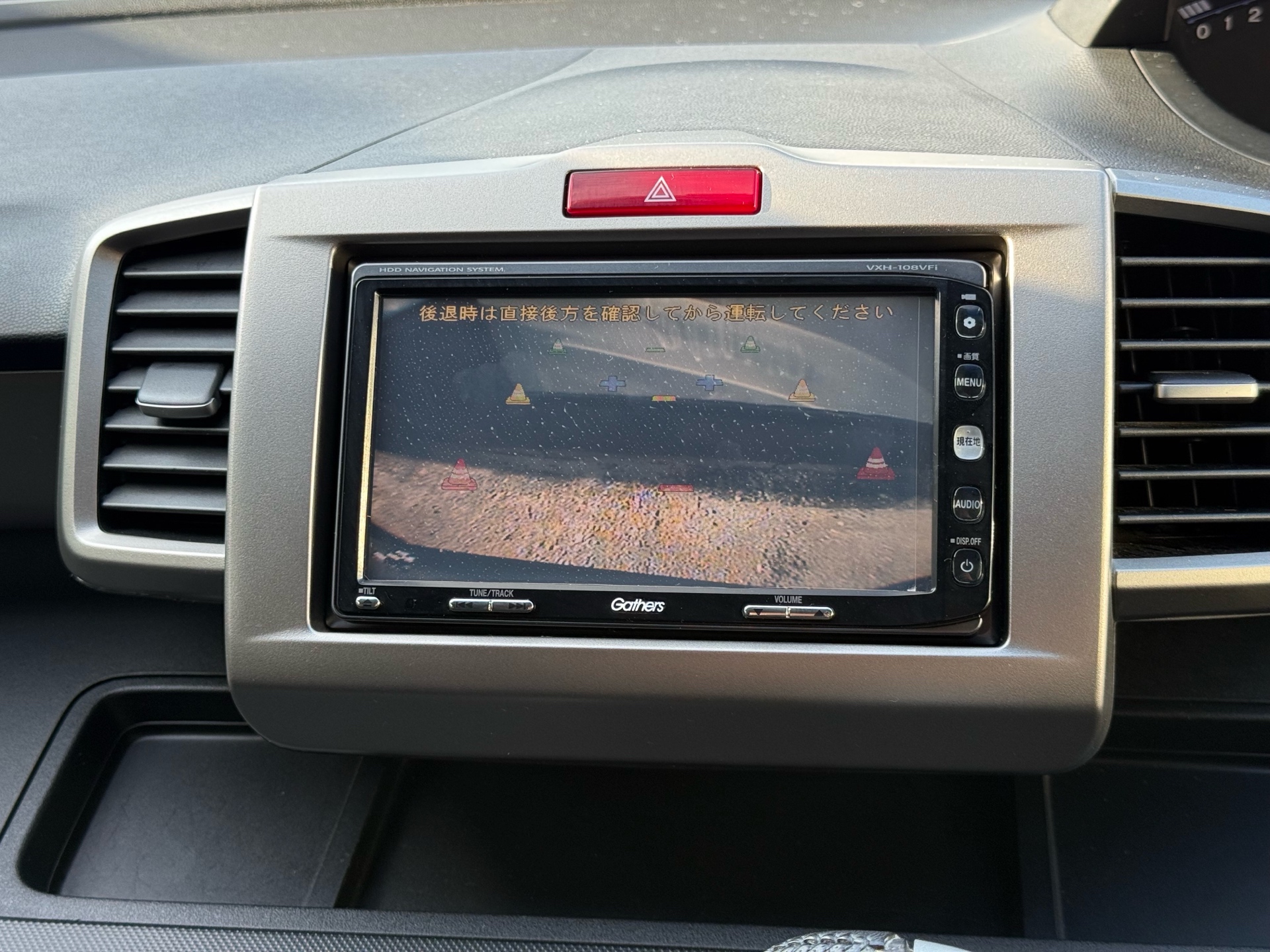 Vehicle photo 13