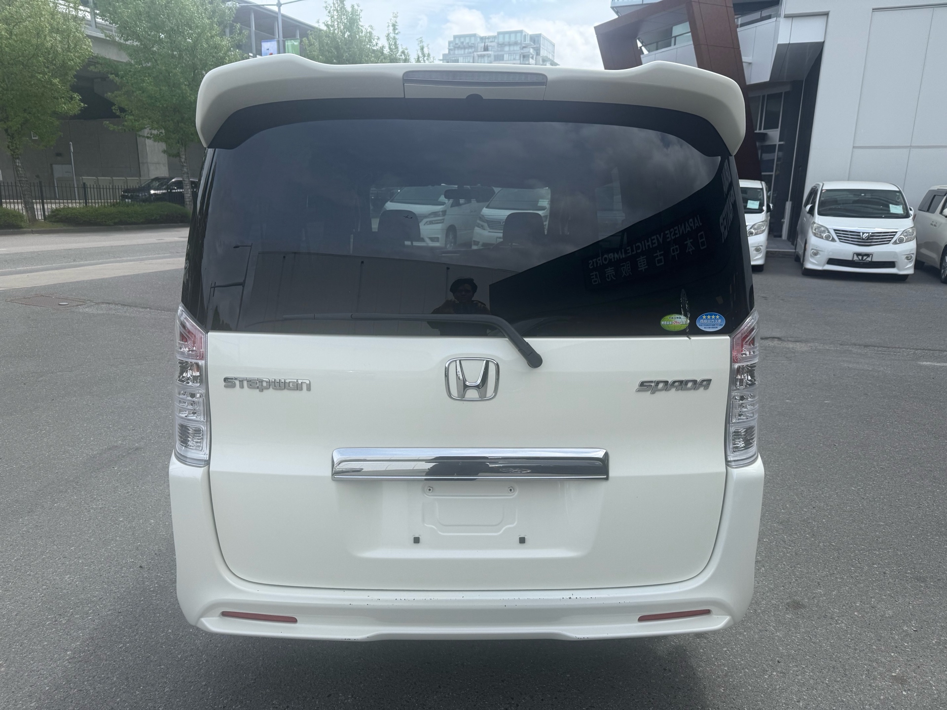 Vehicle photo 5