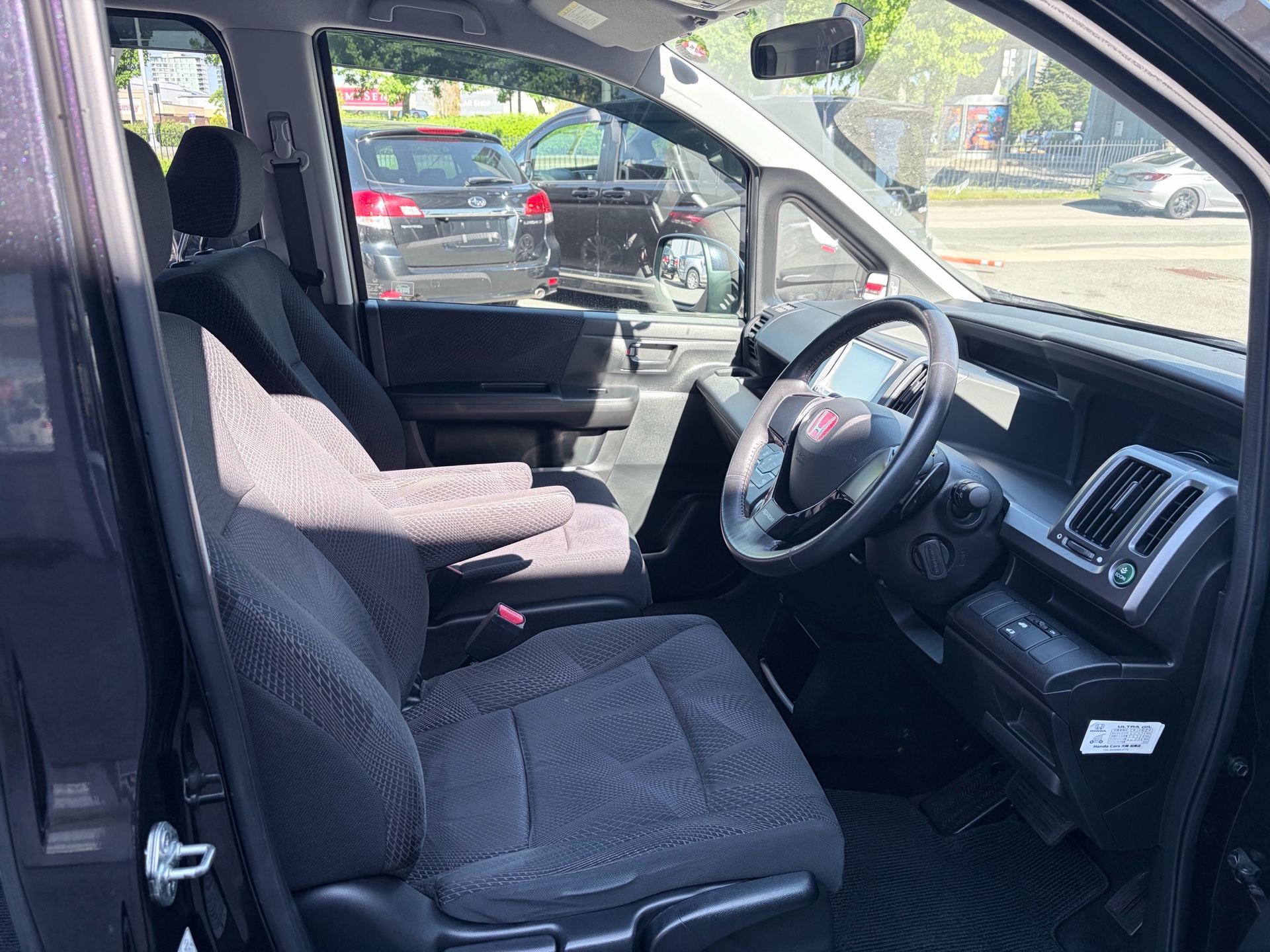 Vehicle photo 11