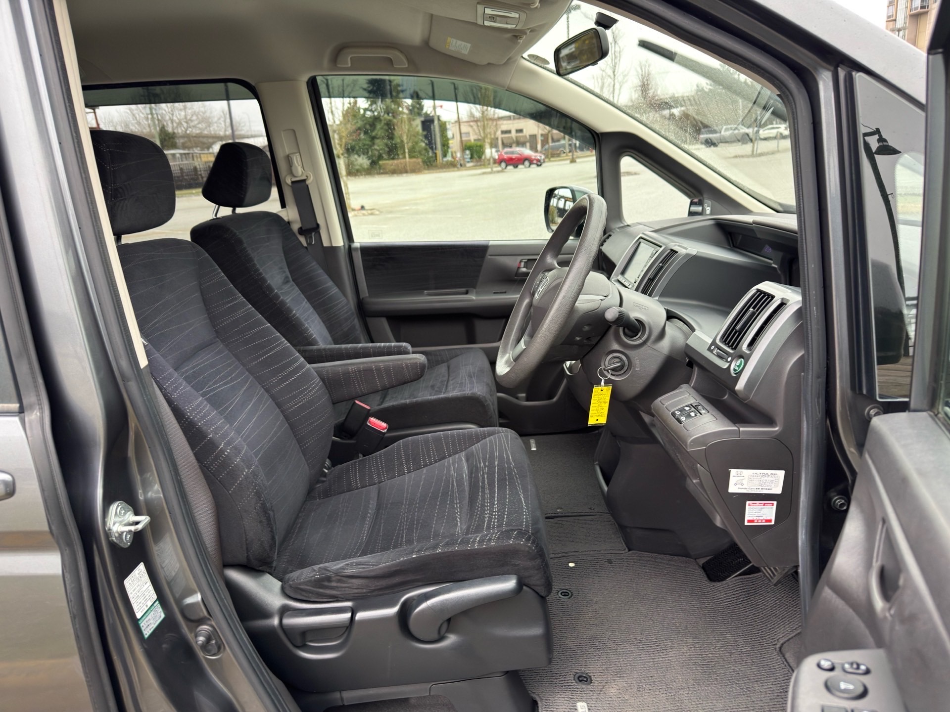 Vehicle photo 10