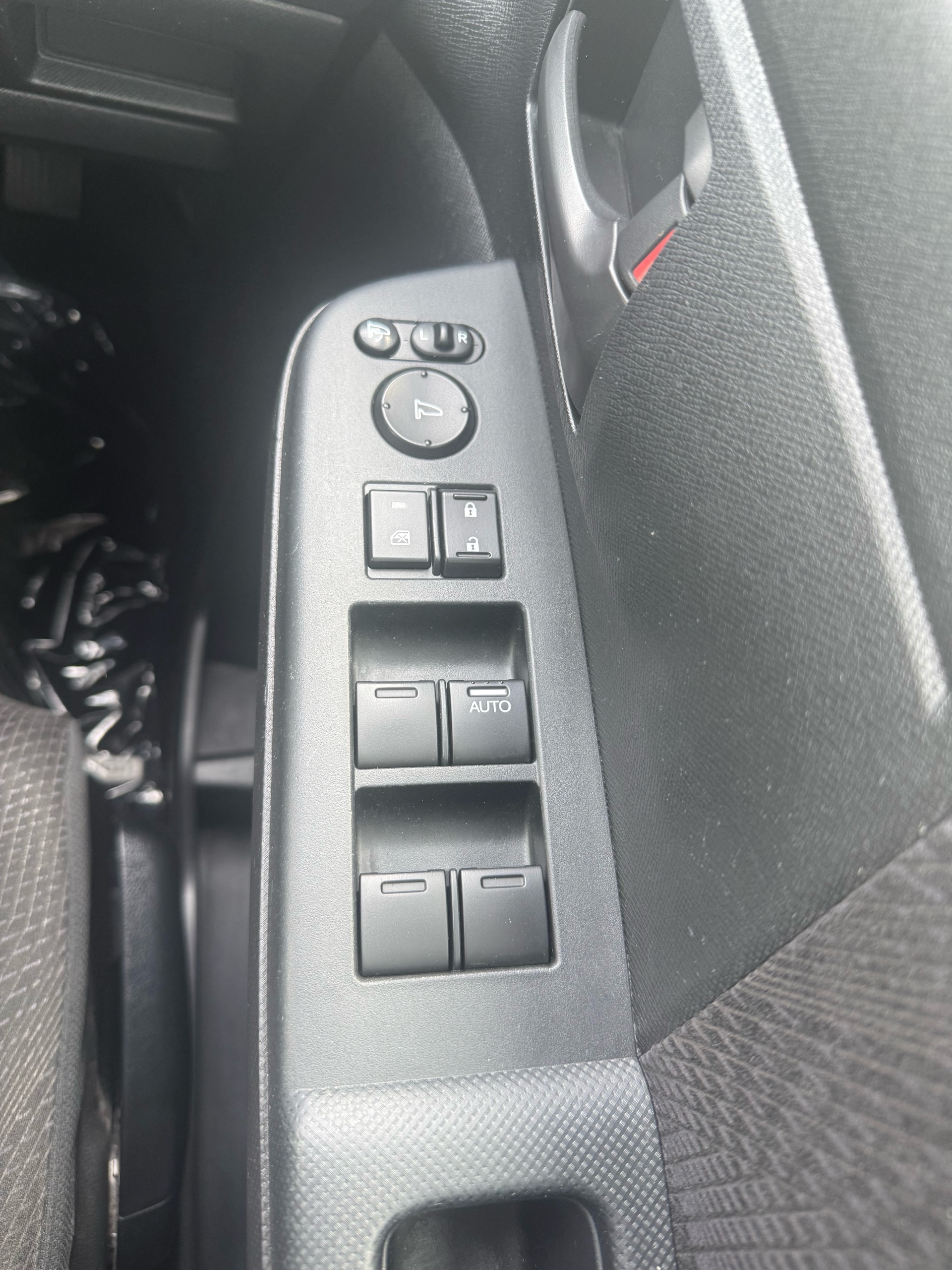 Vehicle photo 8