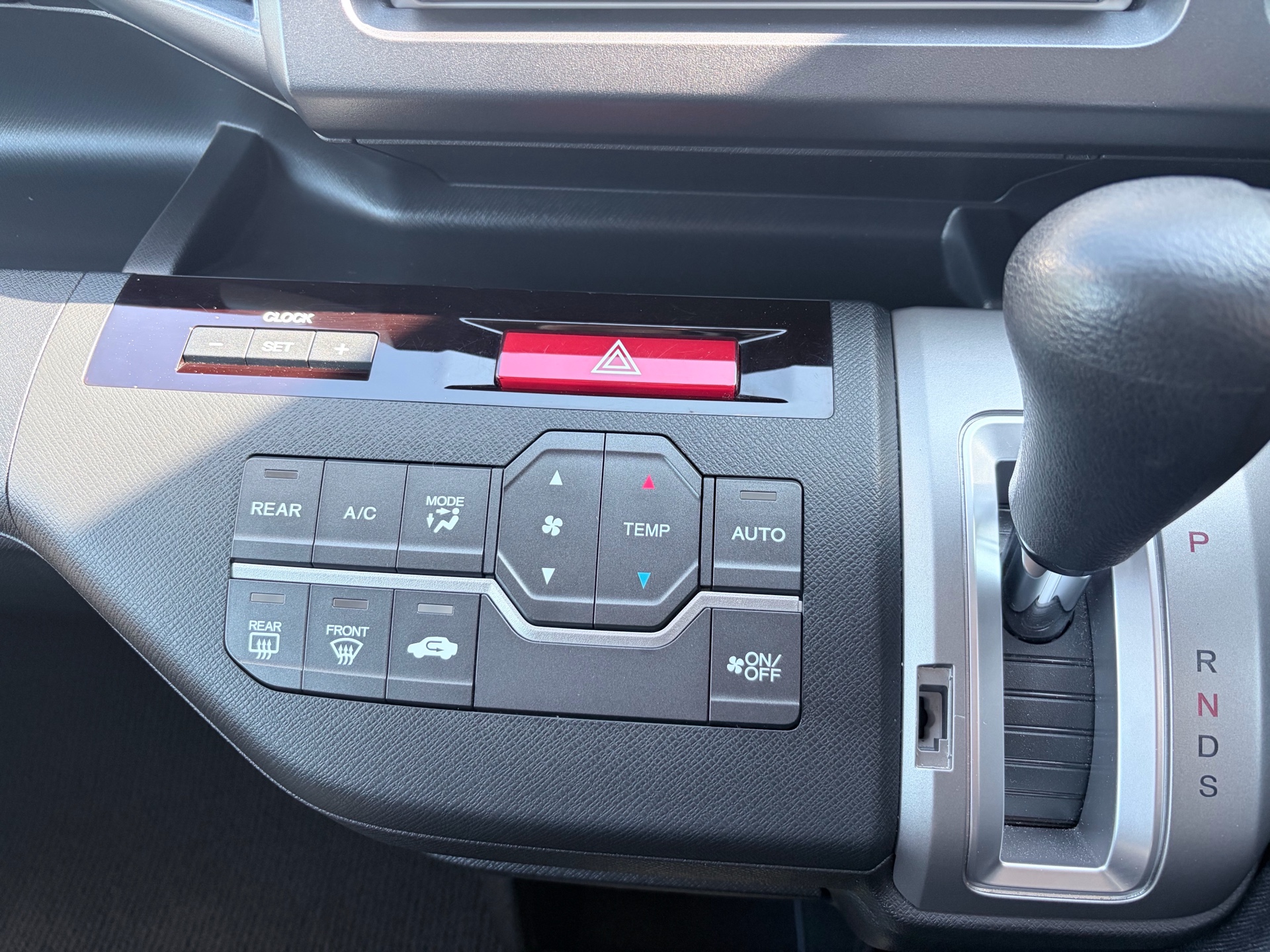 Vehicle photo 9