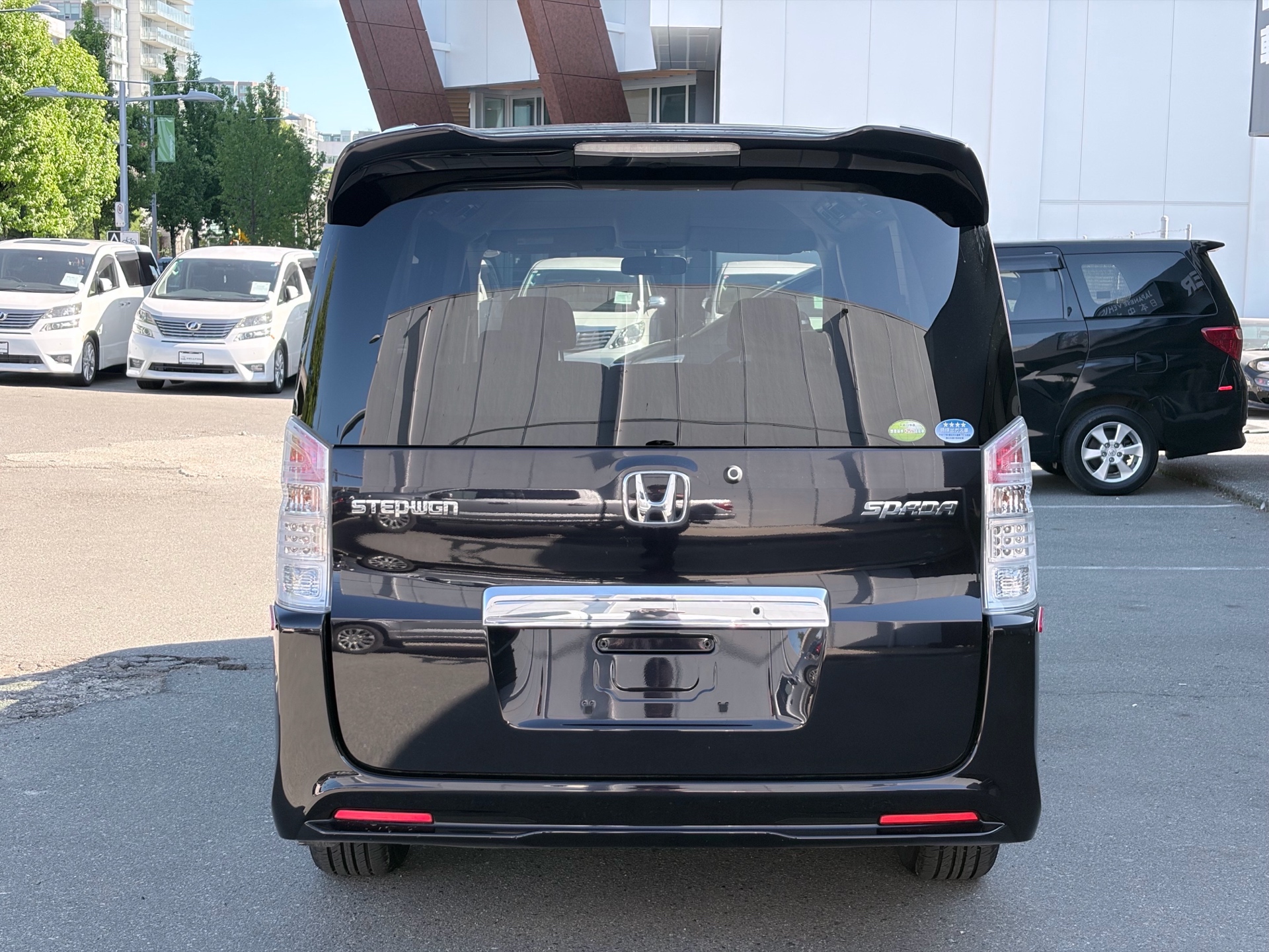 Vehicle photo 5