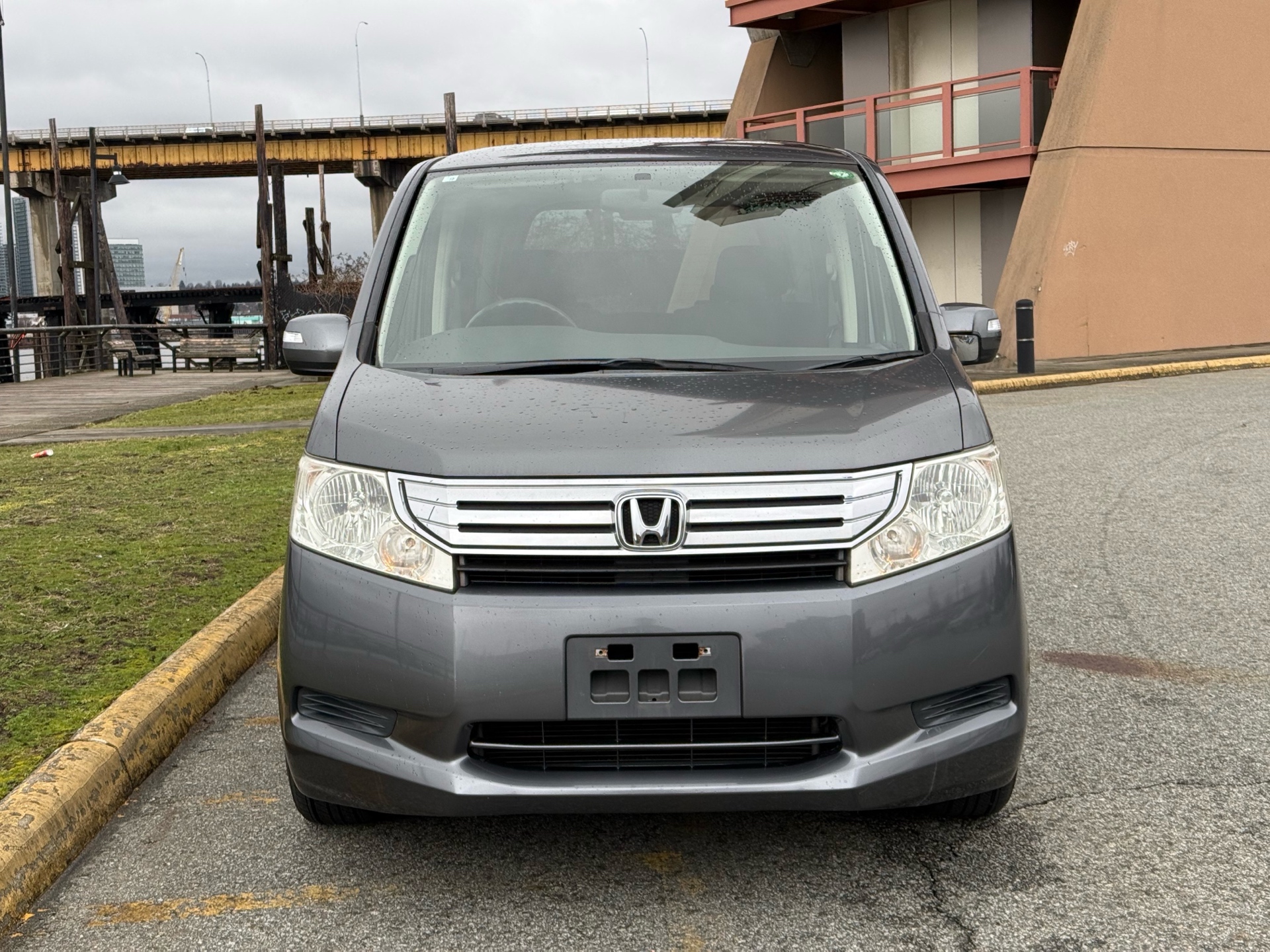 Vehicle photo 2