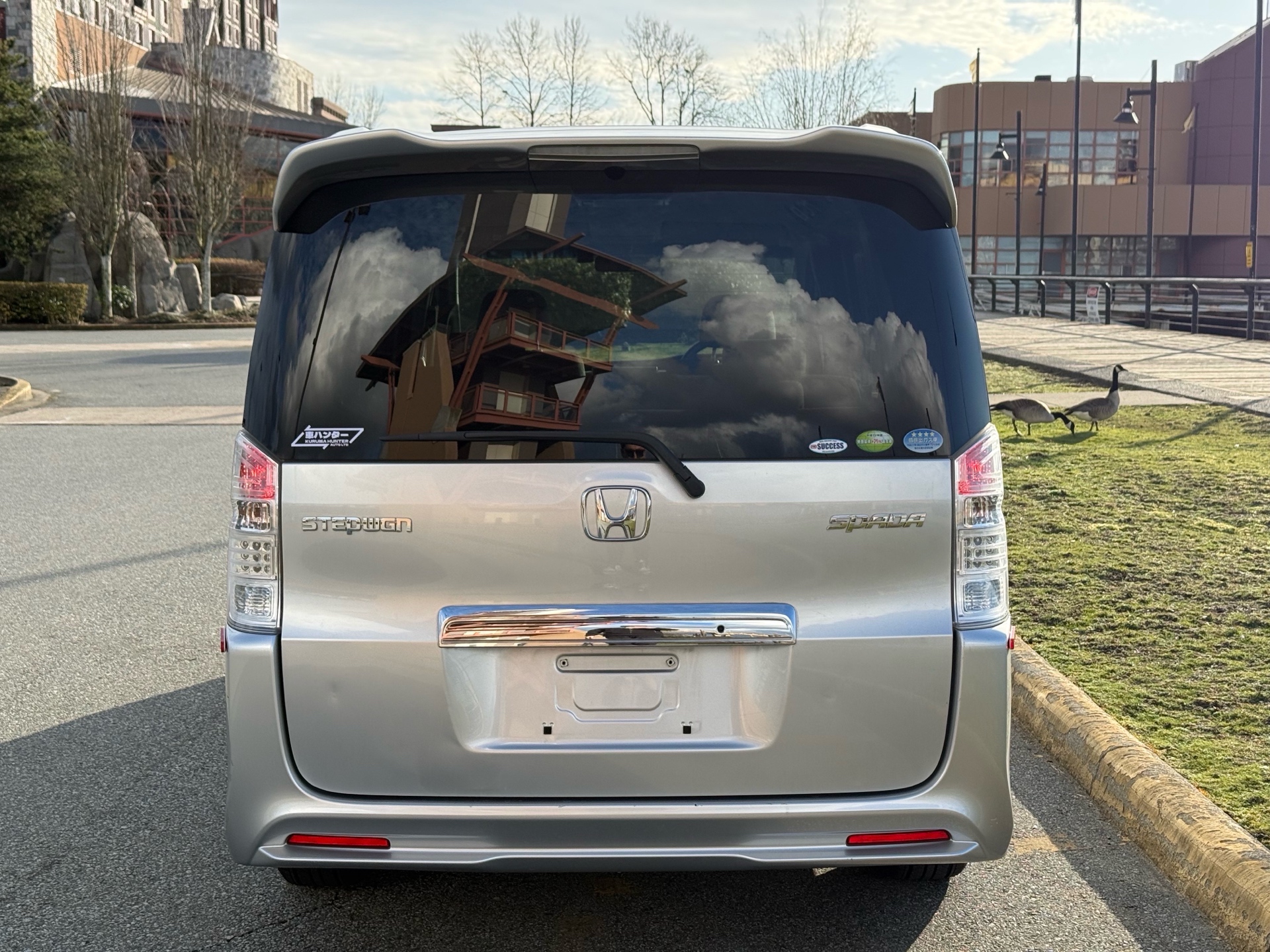 Vehicle photo 5