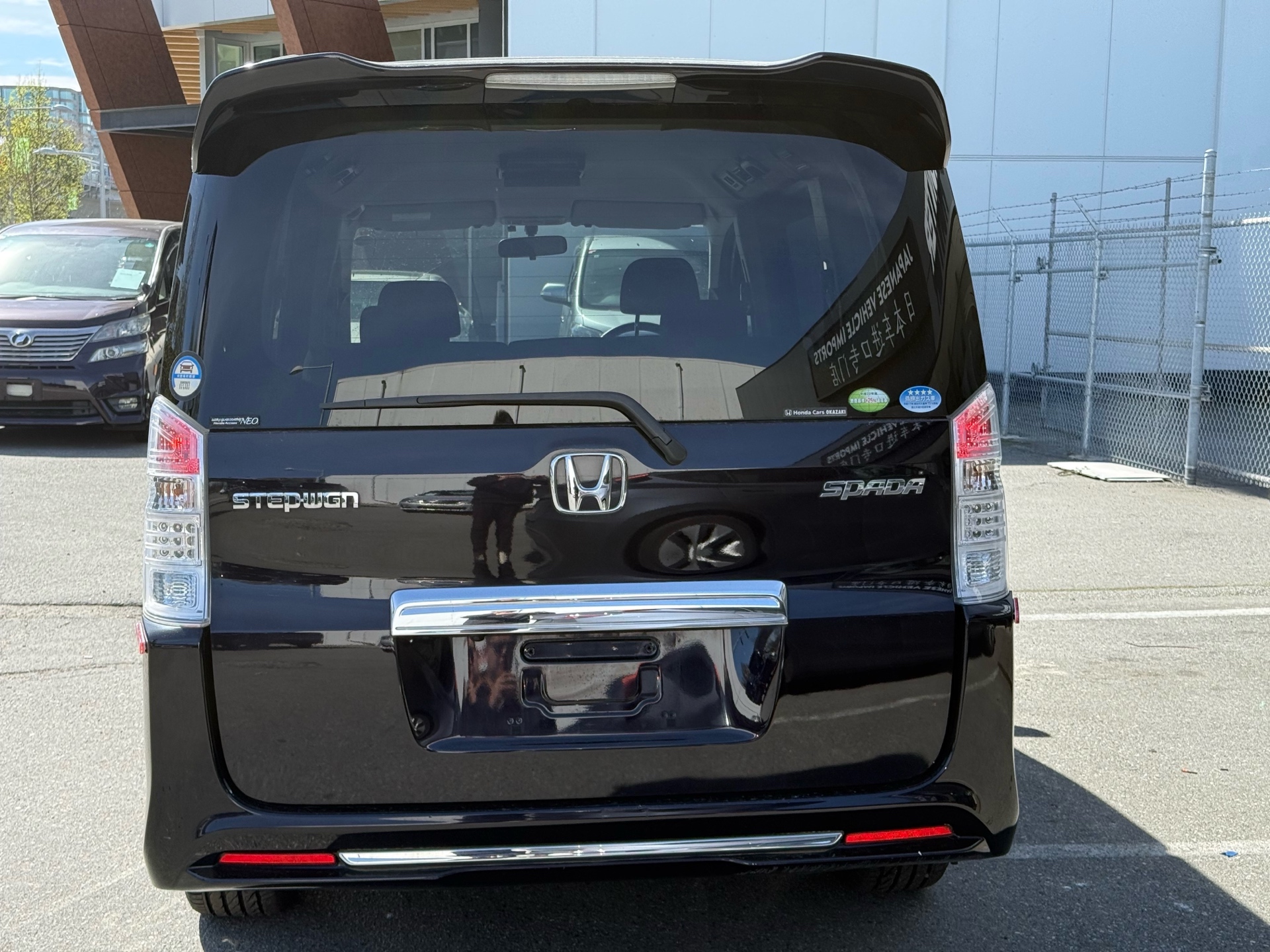 Vehicle photo 5