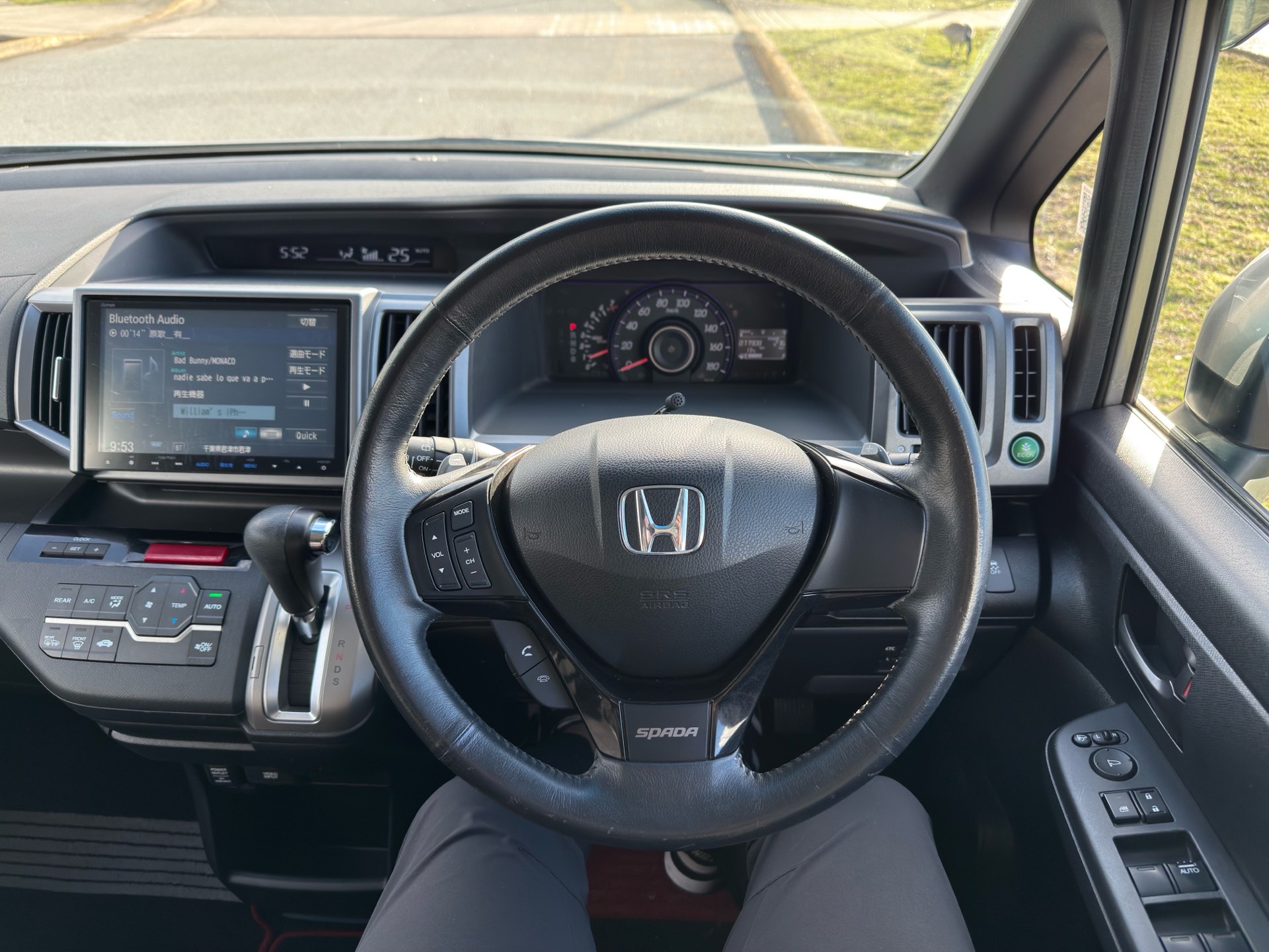 Vehicle photo 6