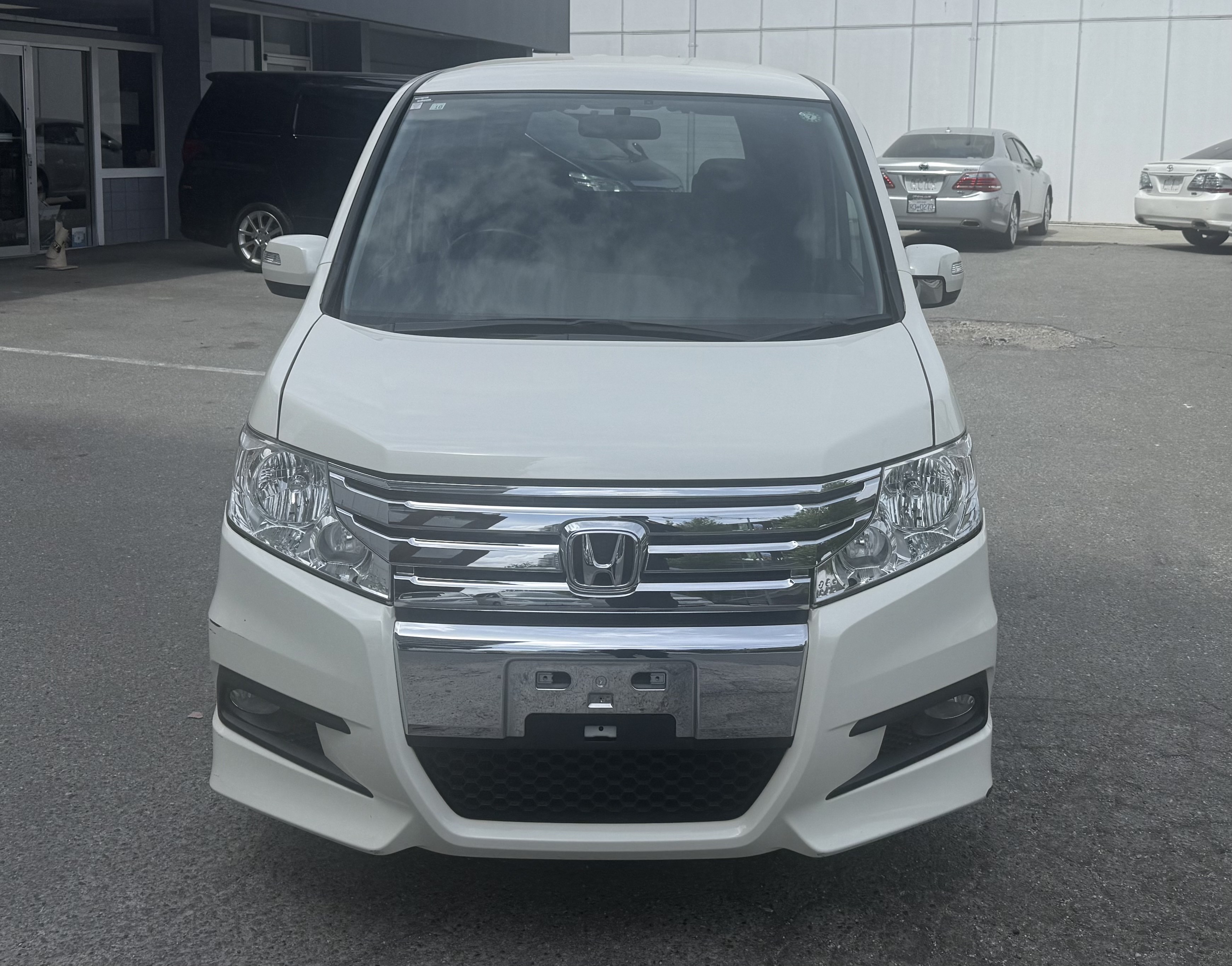 Vehicle photo 2