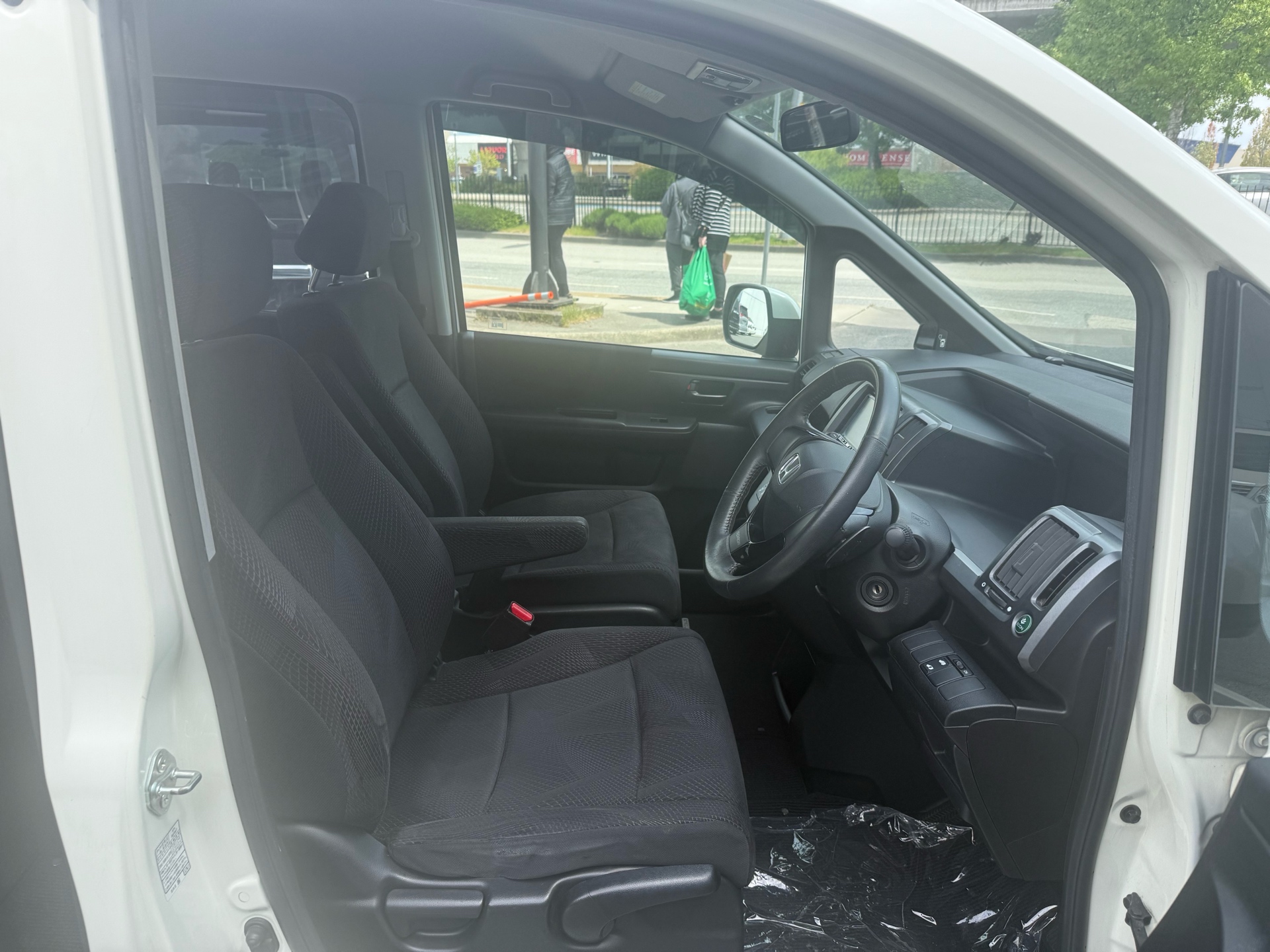 Vehicle photo 7