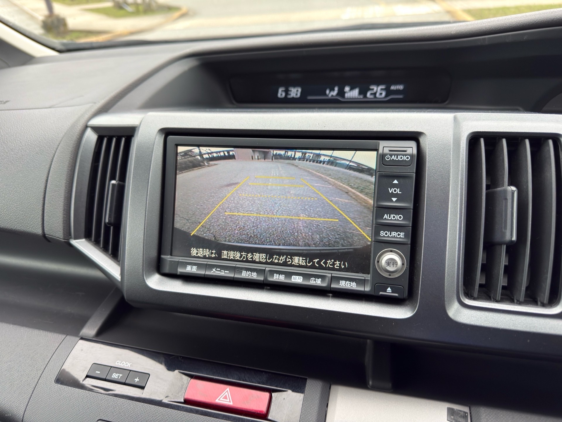 Vehicle photo 8