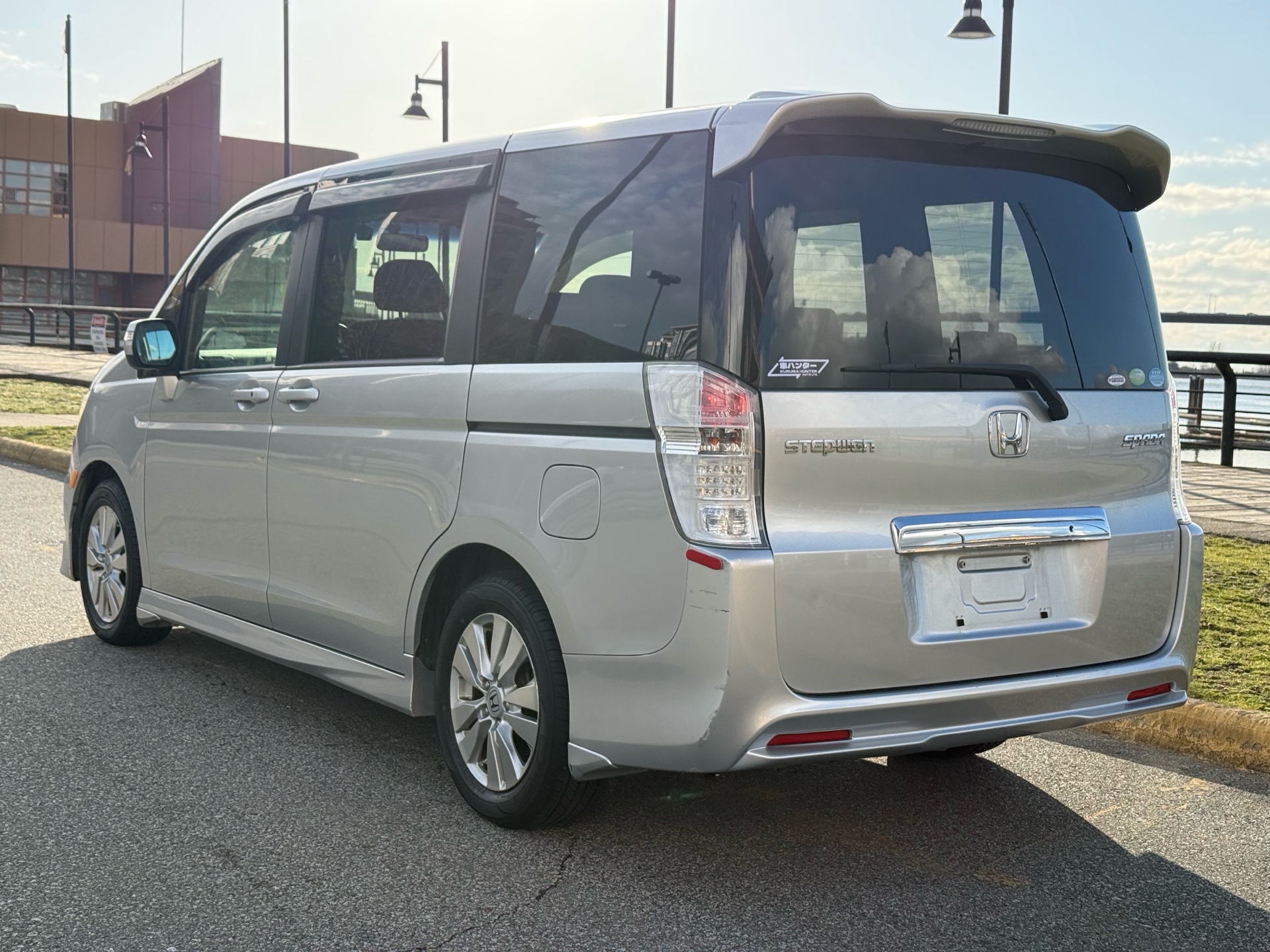 Vehicle photo 4