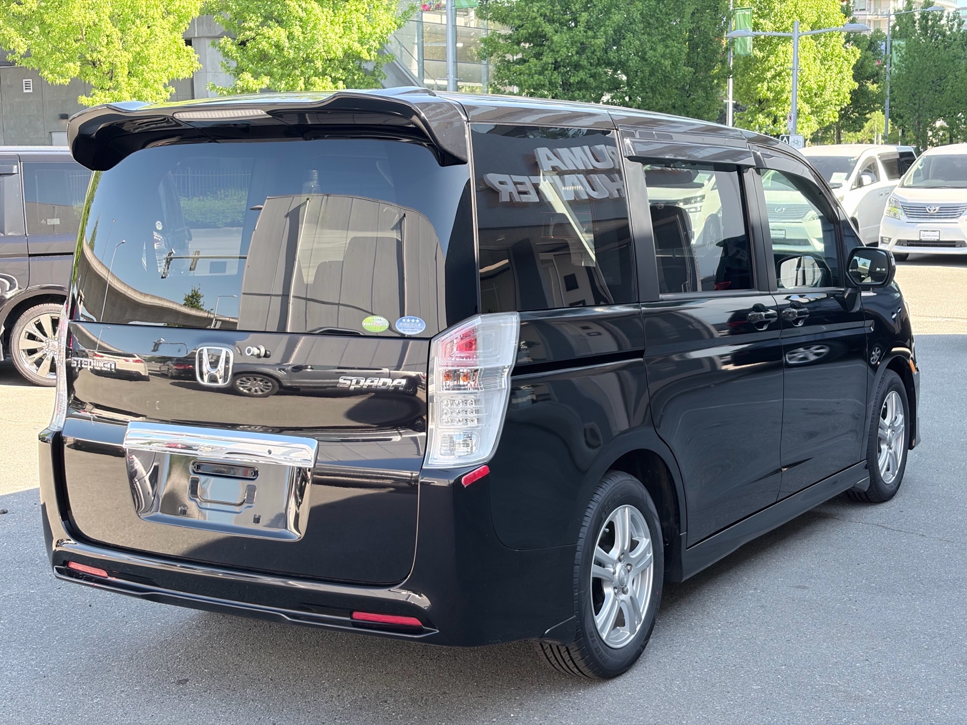 Vehicle photo 6