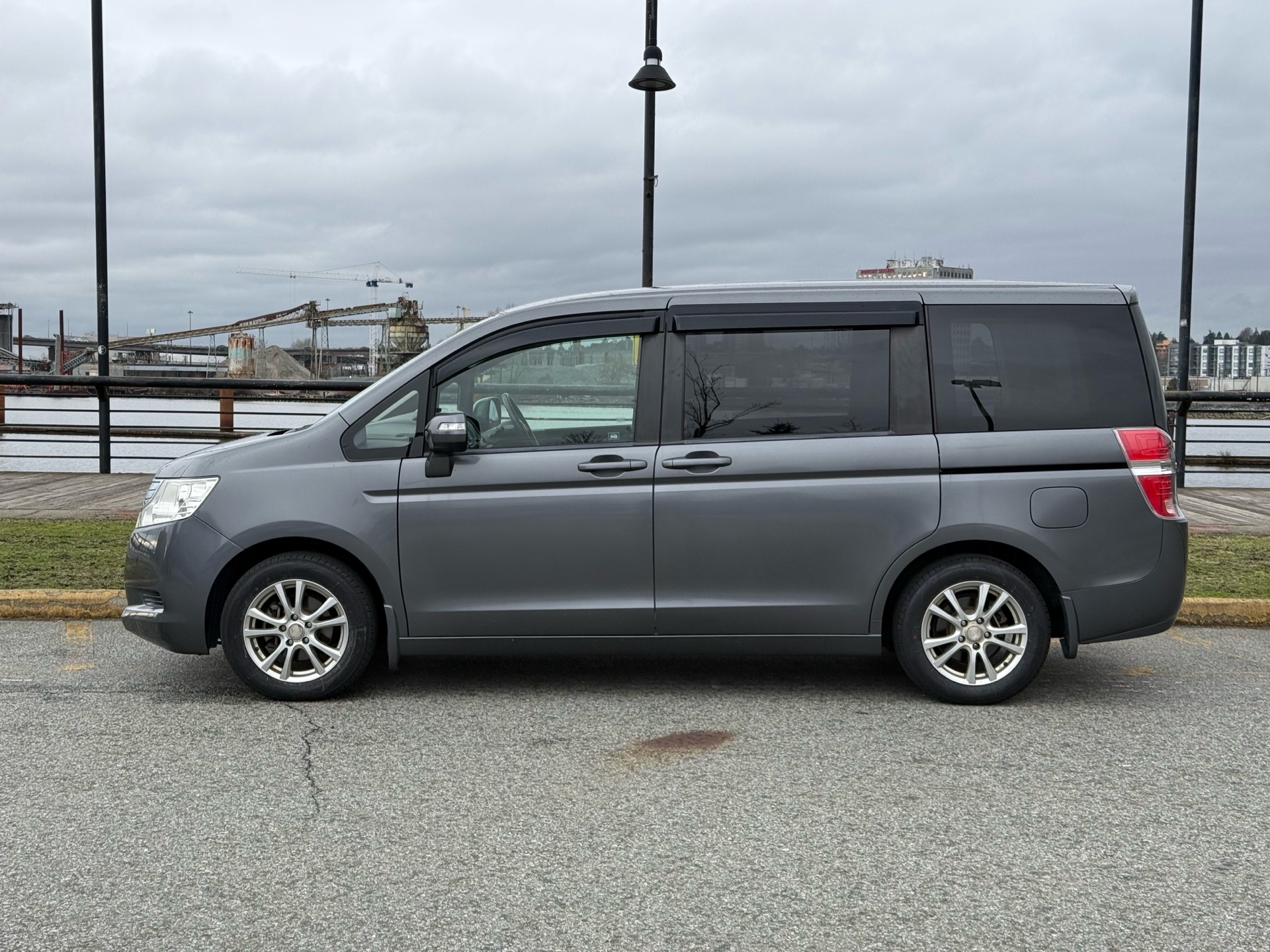 Vehicle photo 3