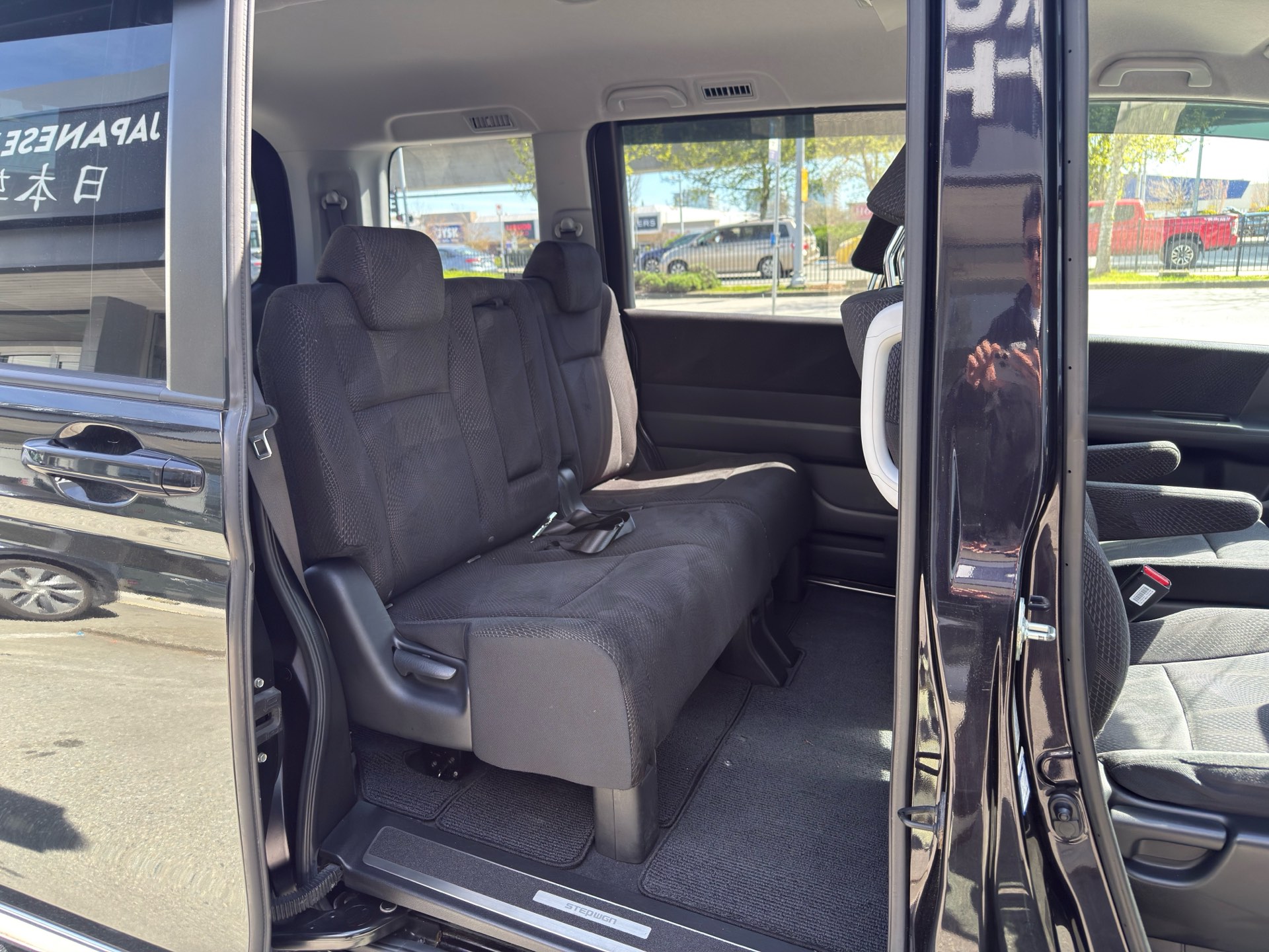 Vehicle photo 11