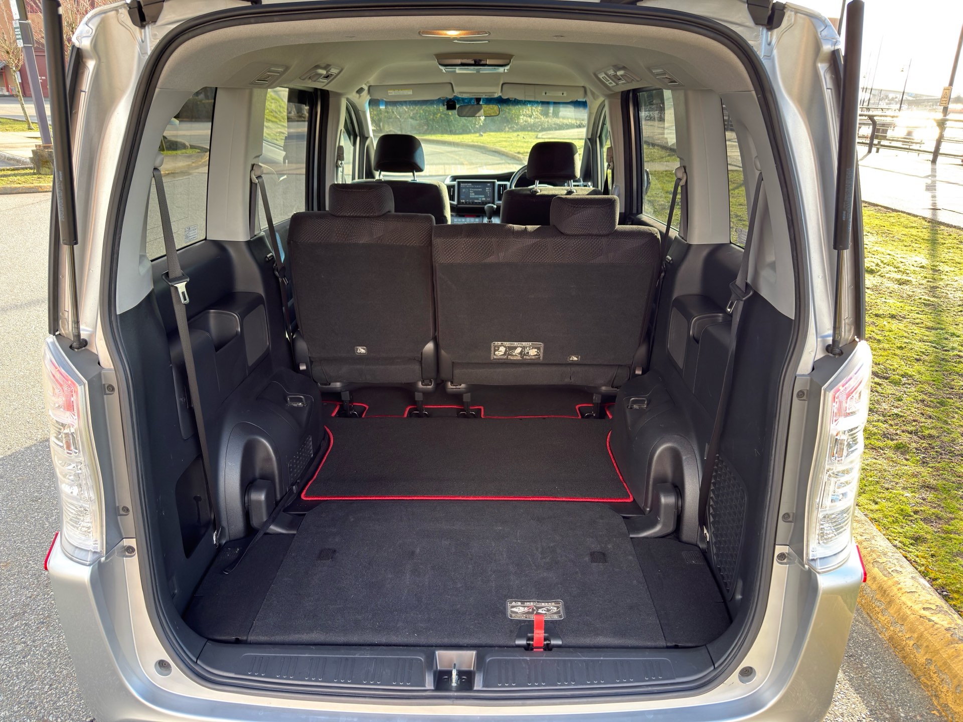 Vehicle photo 15