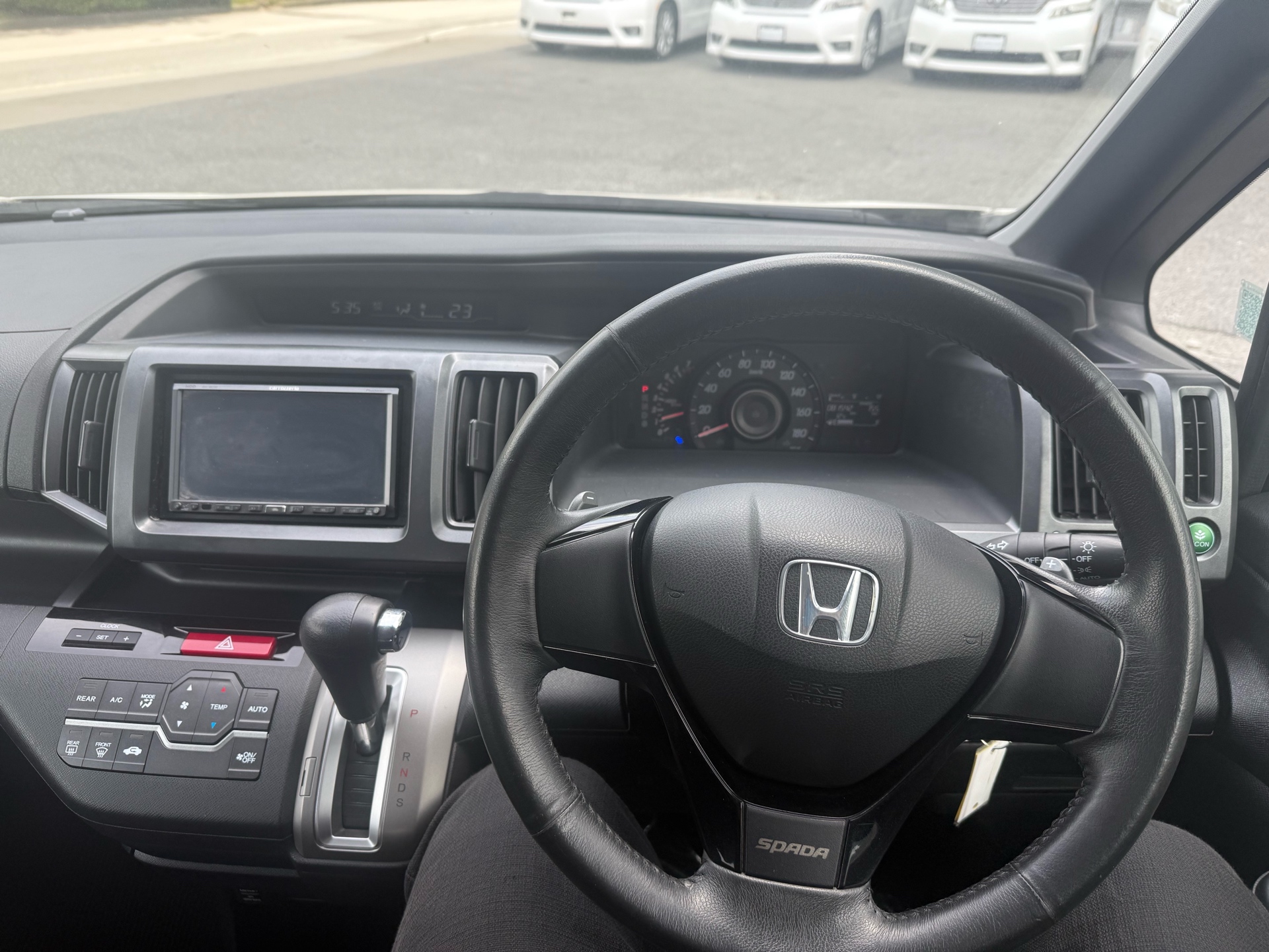 Vehicle photo 10