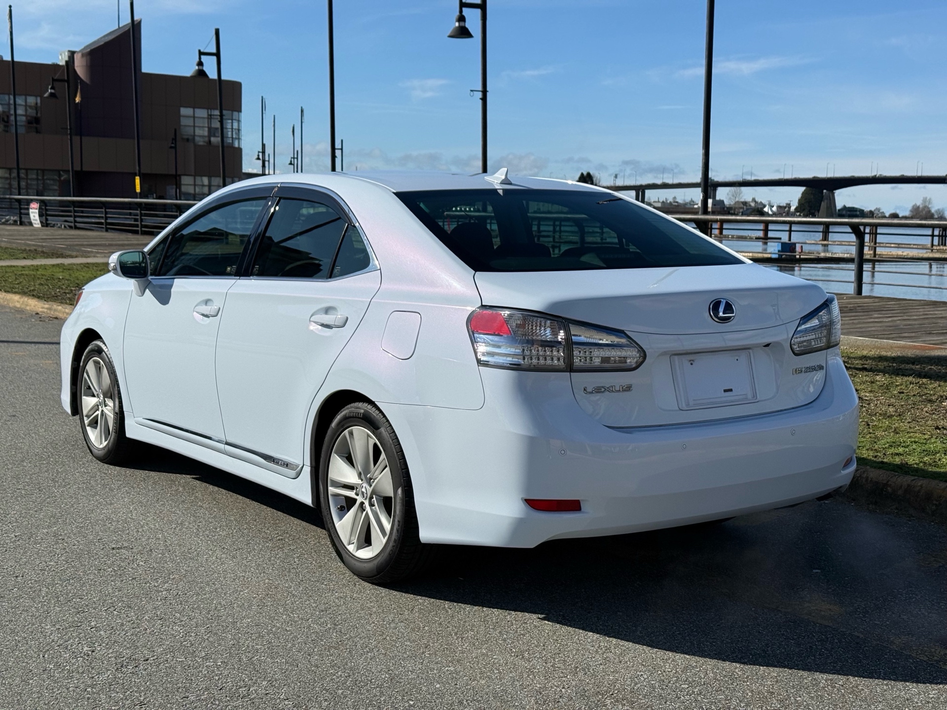 Vehicle photo 4