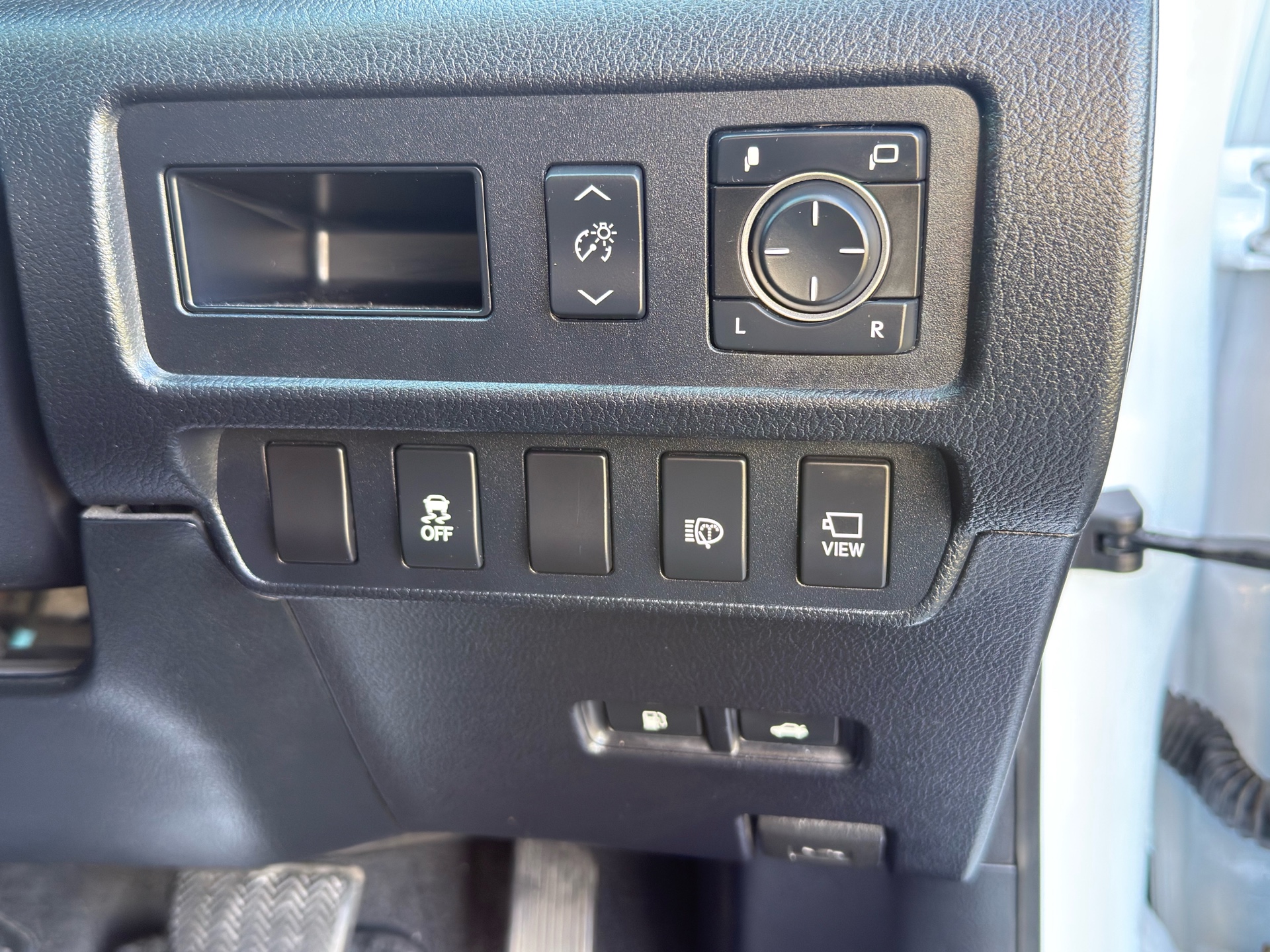 Vehicle photo 15